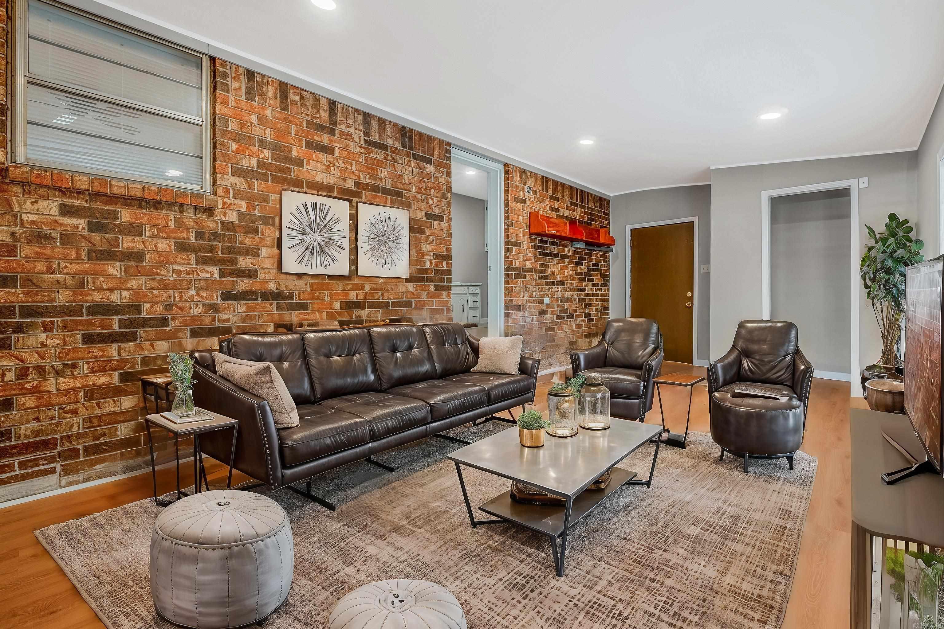 OLD AUSTIN - Residential