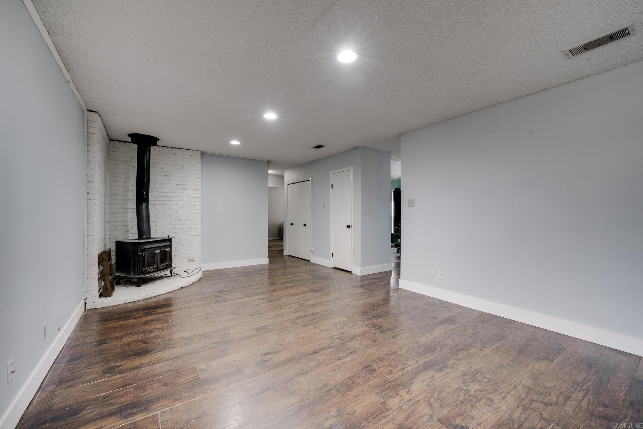 NORTH HILLS MANOR - Residential