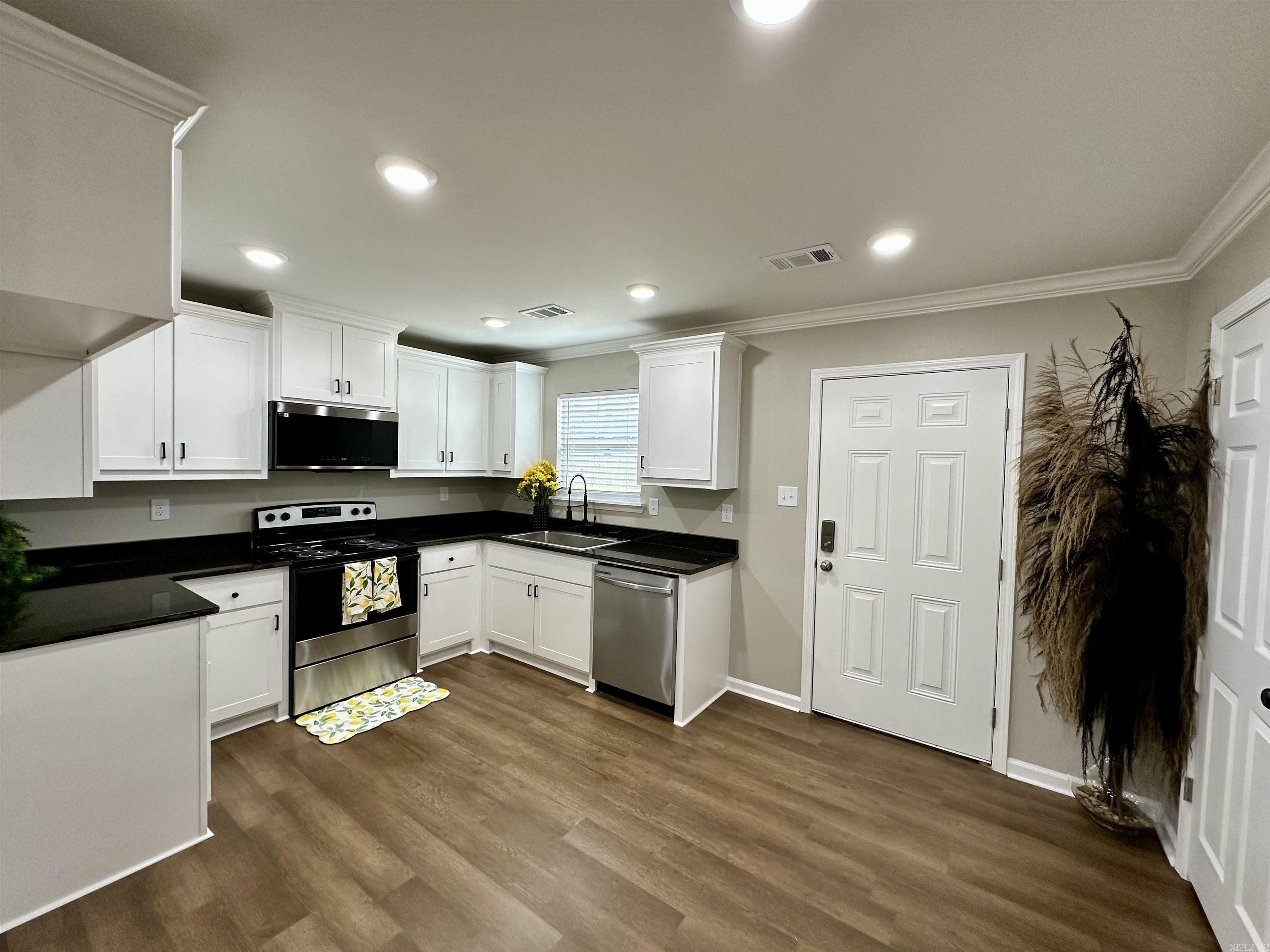 Moore & Martin - Residential