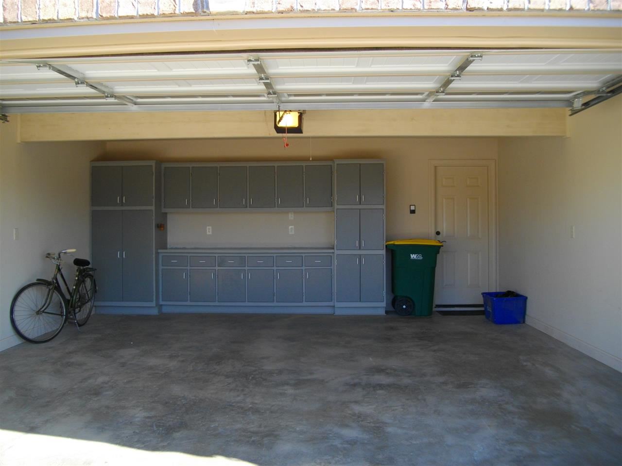 COUNTRY CLUB OF ARK THE - Residential