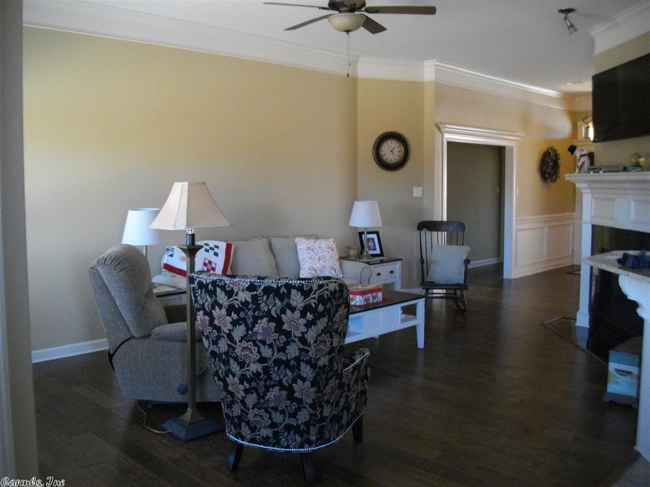 COUNTRY CLUB OF ARK THE - Residential