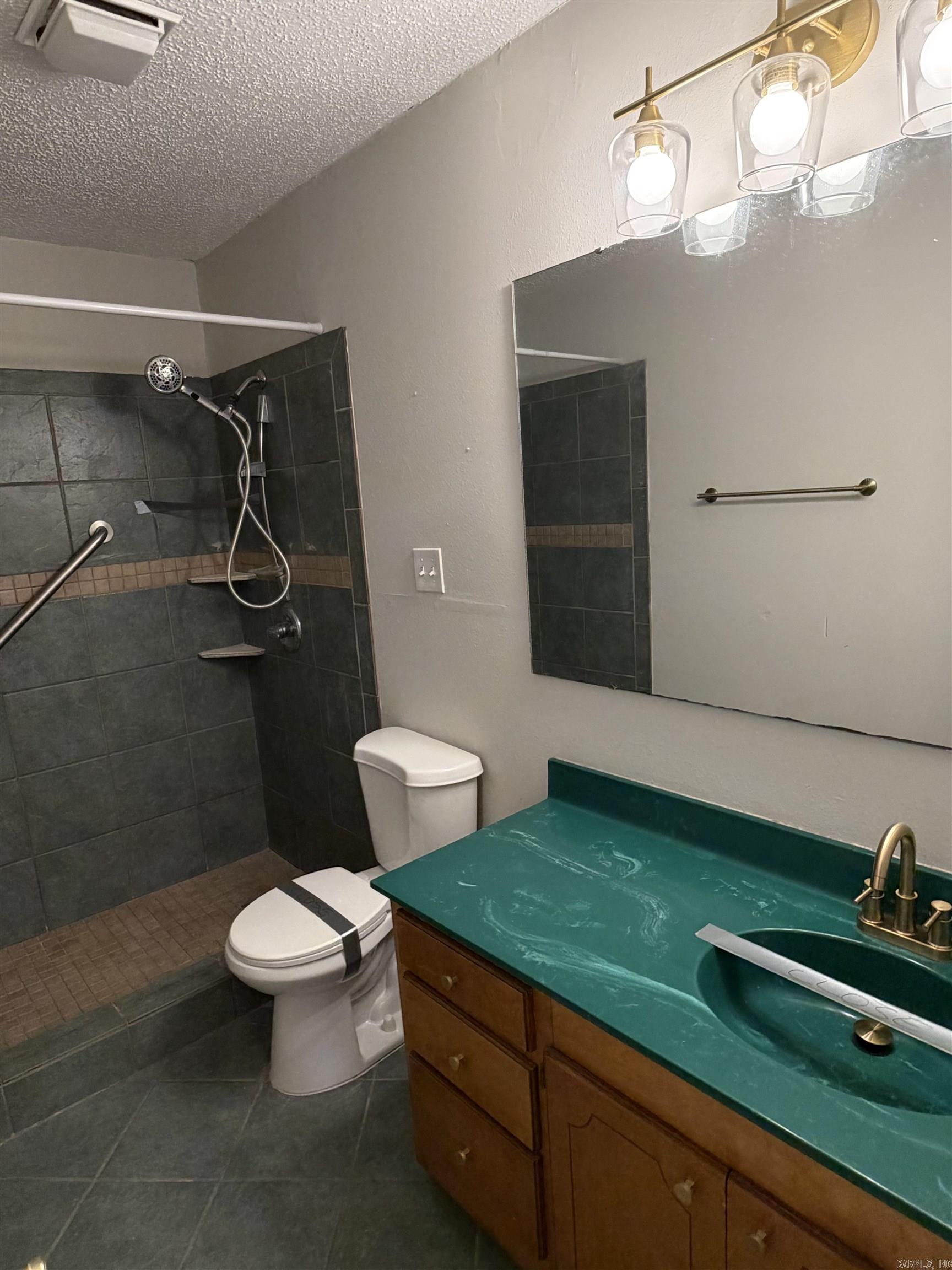 Rolling Hills 1st - Residential Lease