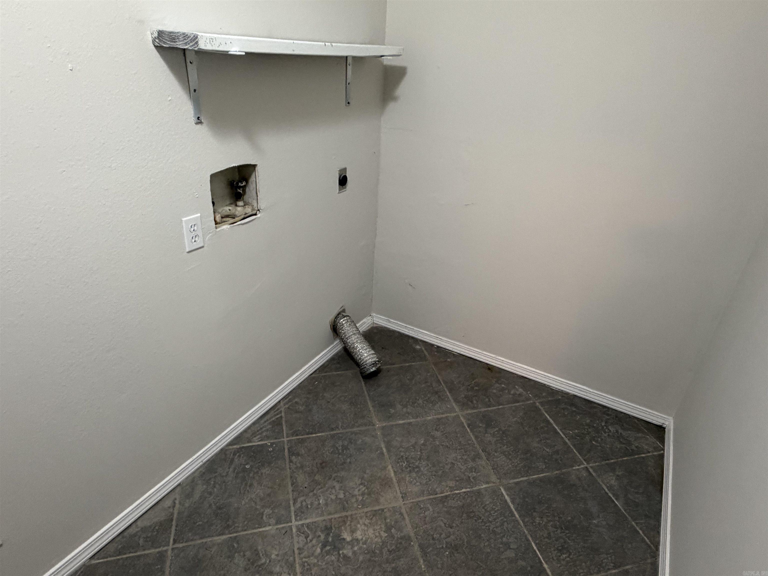 Rolling Hills 1st - Residential Lease