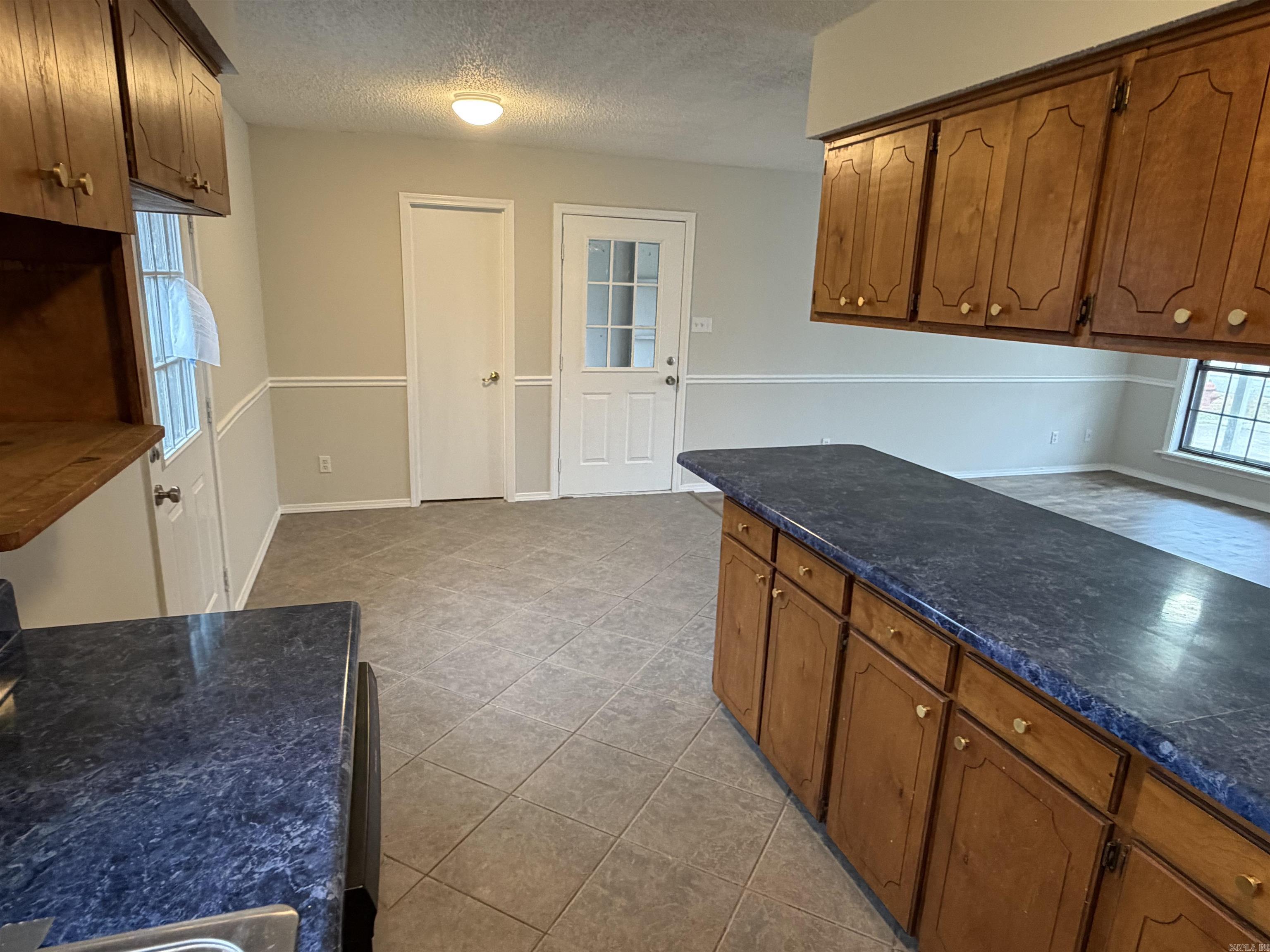 Rolling Hills 1st - Residential Lease