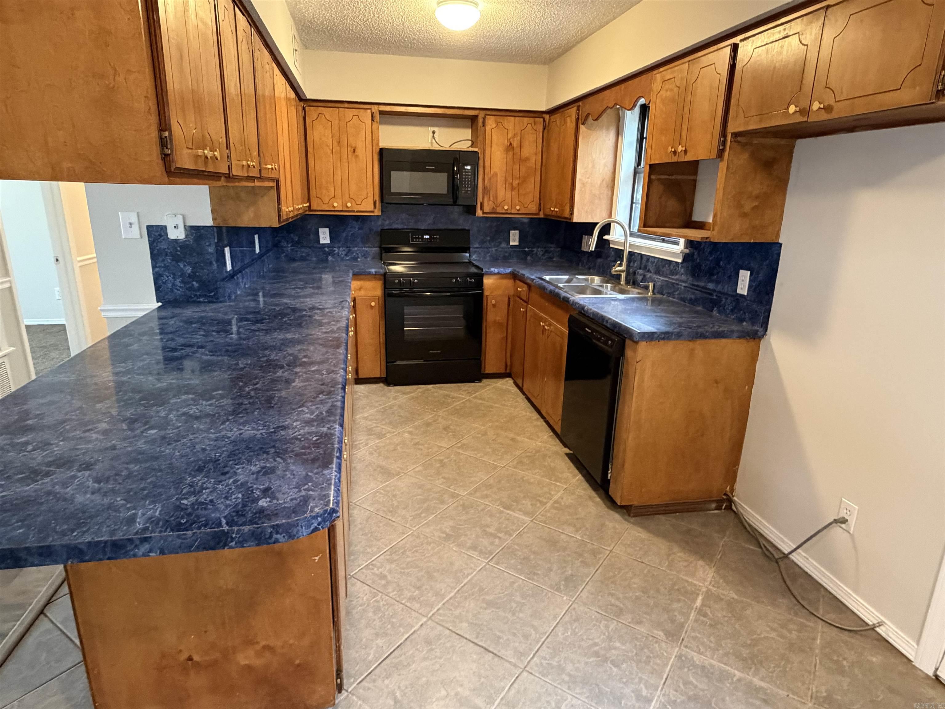 Rolling Hills 1st - Residential Lease