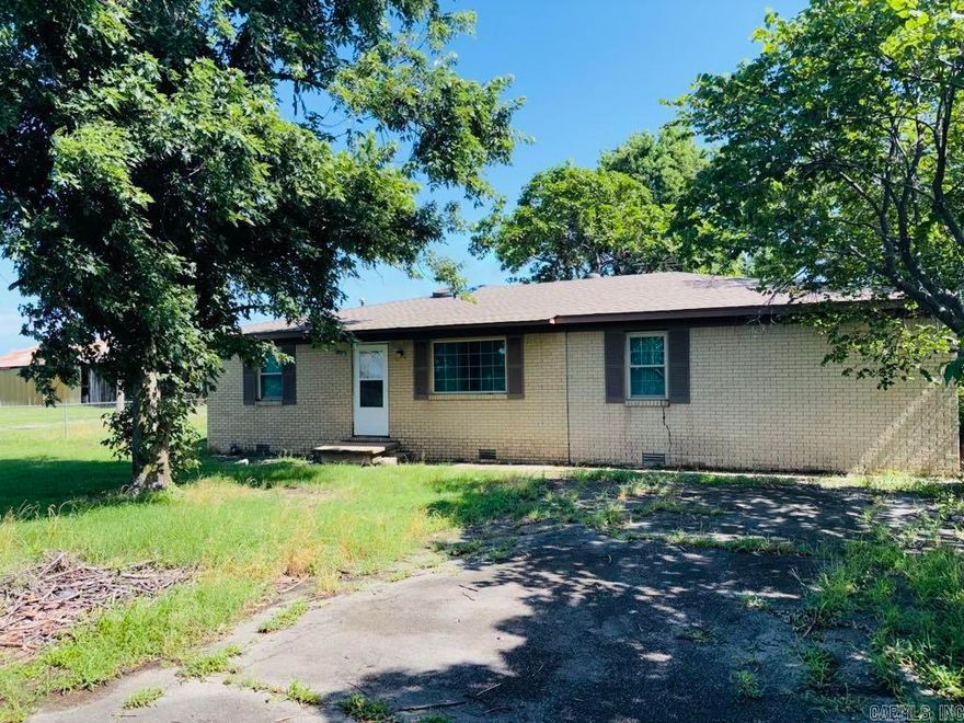 Duck hunters, this one is for you. Nestled in the heart of Arkansas duck country, this 4 bedroom, 1 bath home offers the perfect blend of comfort, space, and outdoor adventure. Just minutes from the White River, Des Arc Bayou, the Cache River, and several renowned wildlife management areas, it is ideally situated for hunters and outdoor enthusiasts alike. Inside you will find a welcoming living area, a functional kitchen with island seating and an eat in dining room, and four bedrooms that provide plenty of space for family and guests. Priced 15k below appraised value, this property presents an incredible opportunity. Whether you are looking for a private duck camp, a short term rental investment, or a country home for year round living, this property checks all the boxes. Located on a quiet stretch of Highway 38 East, it offers both privacy and accessibility, making it a true sportsman’s retreat.