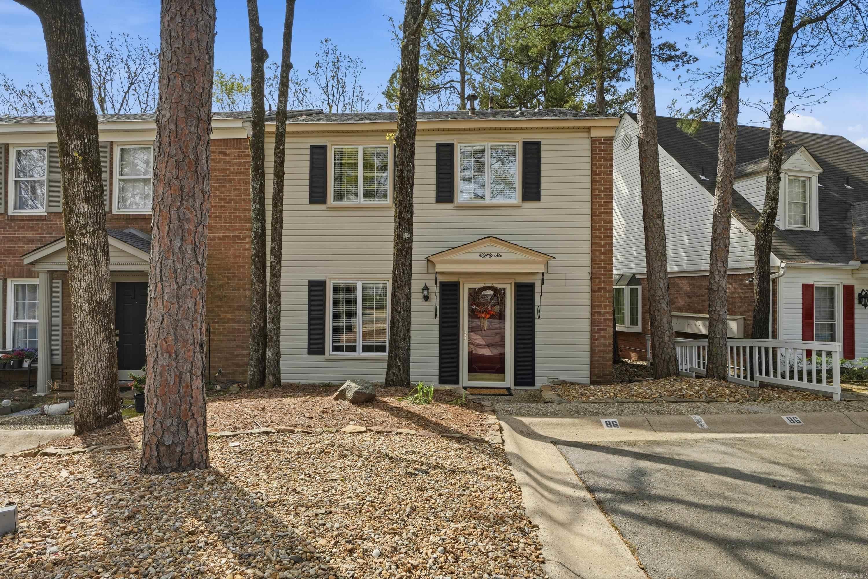 KINGSBRIDGE TWNHSE - Residential