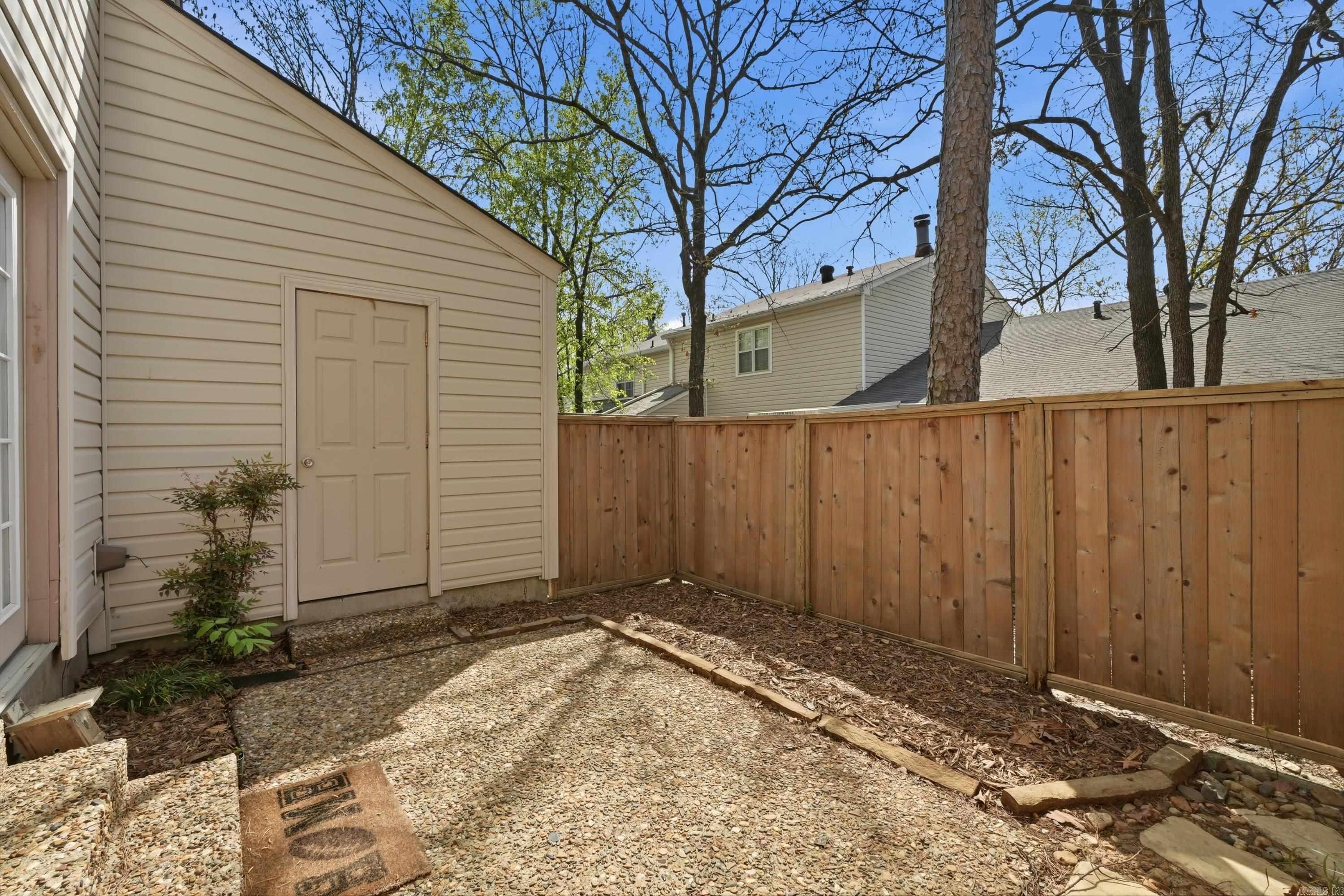 KINGSBRIDGE TWNHSE - Residential