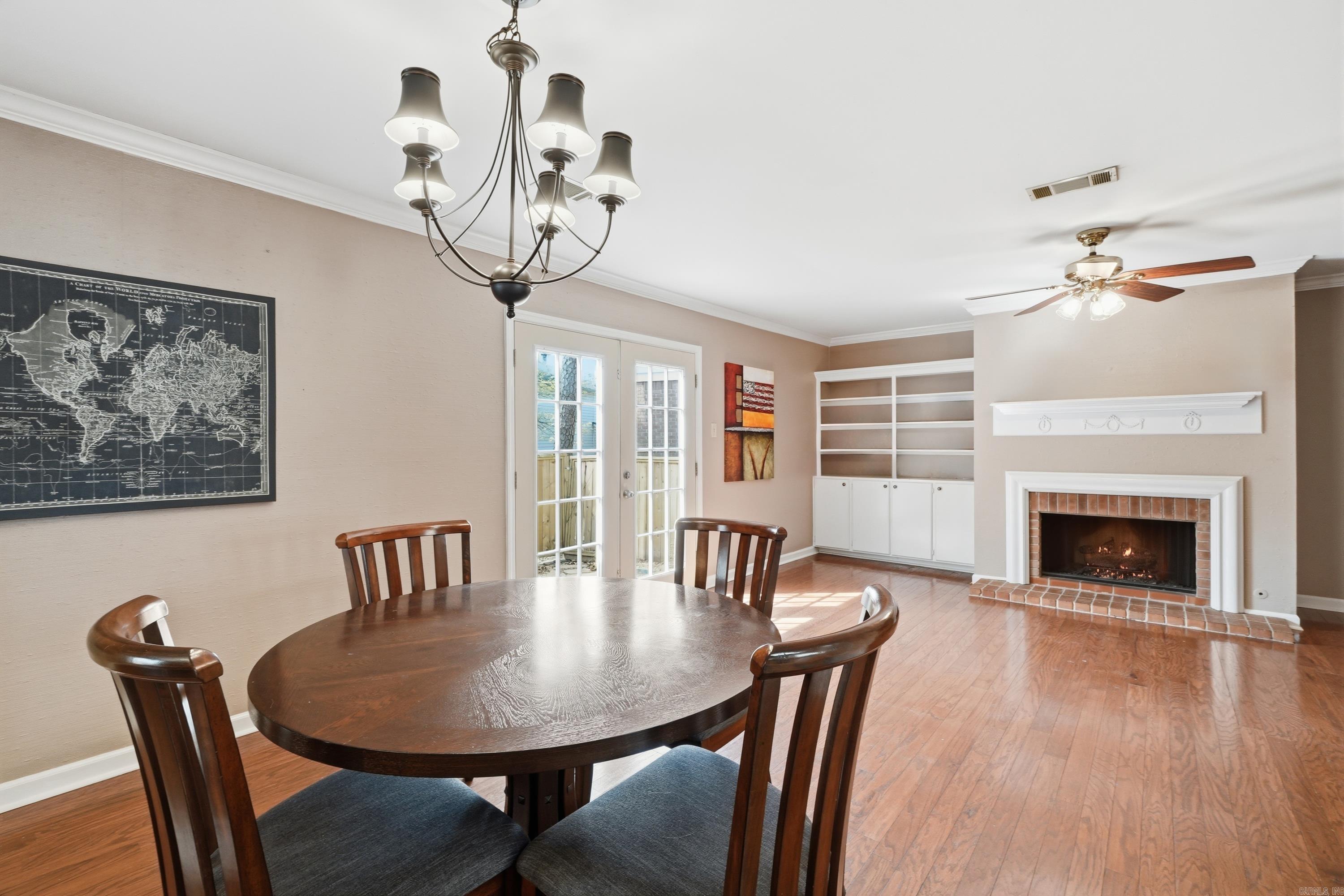 KINGSBRIDGE TWNHSE - Residential