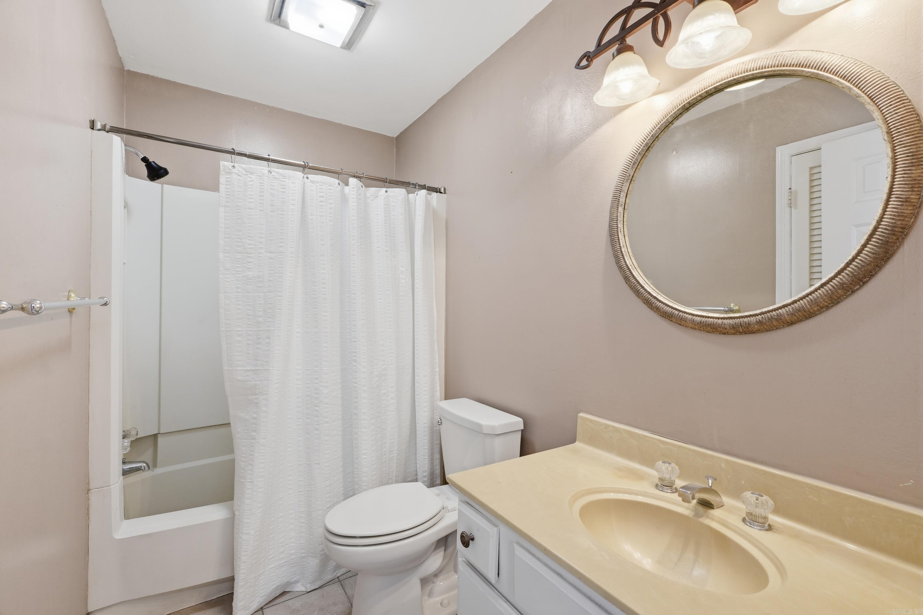 KINGSBRIDGE TWNHSE - Residential