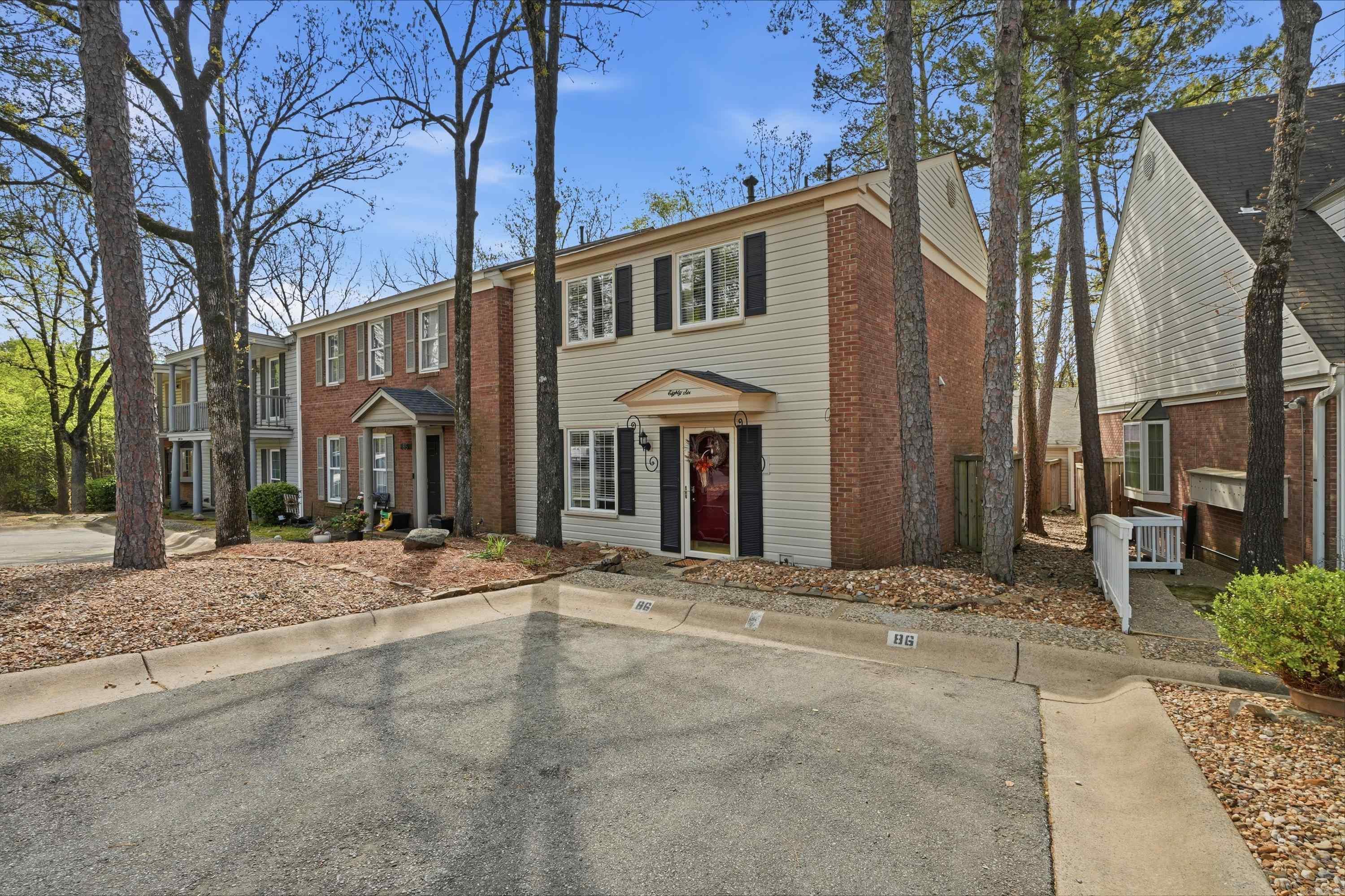 KINGSBRIDGE TWNHSE - Residential