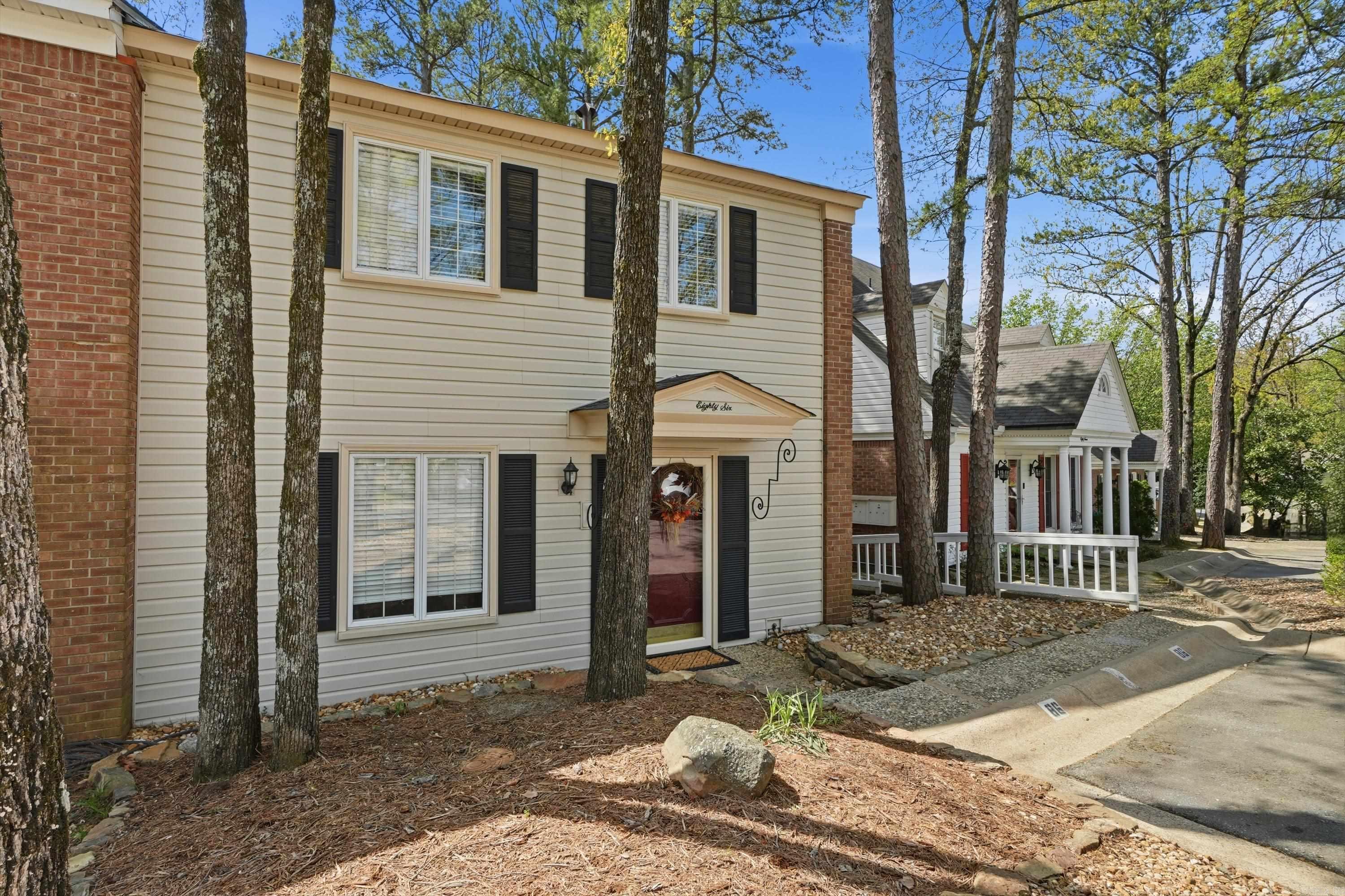 KINGSBRIDGE TWNHSE - Residential