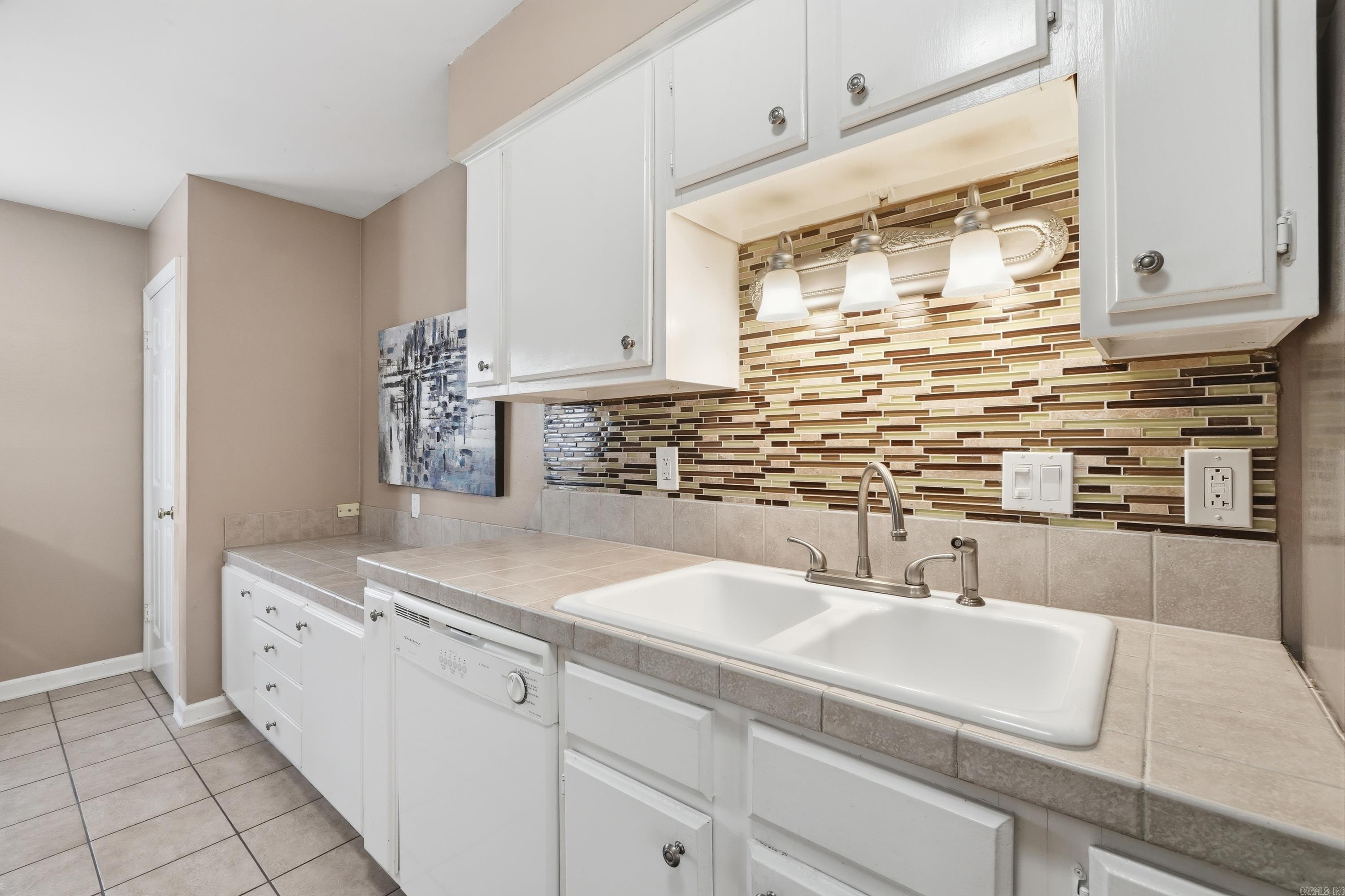 KINGSBRIDGE TWNHSE - Residential