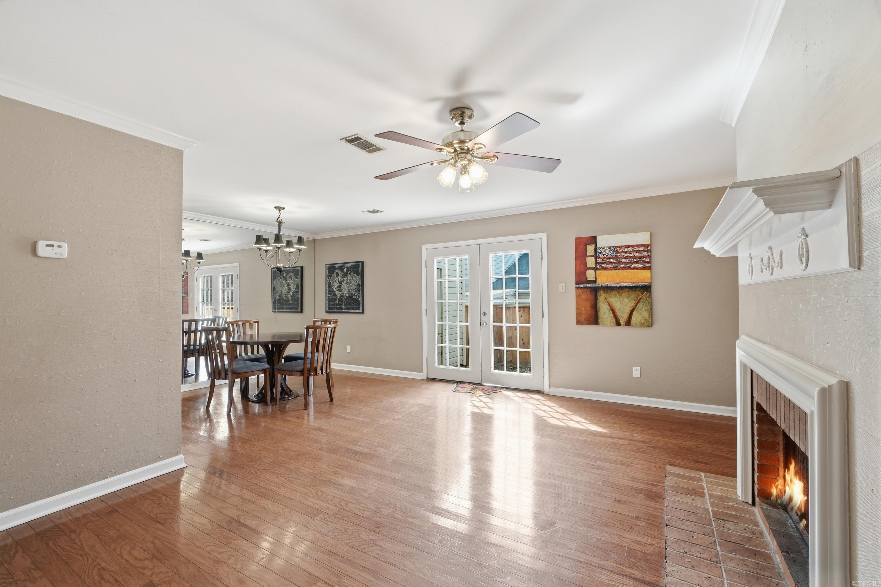 KINGSBRIDGE TWNHSE - Residential