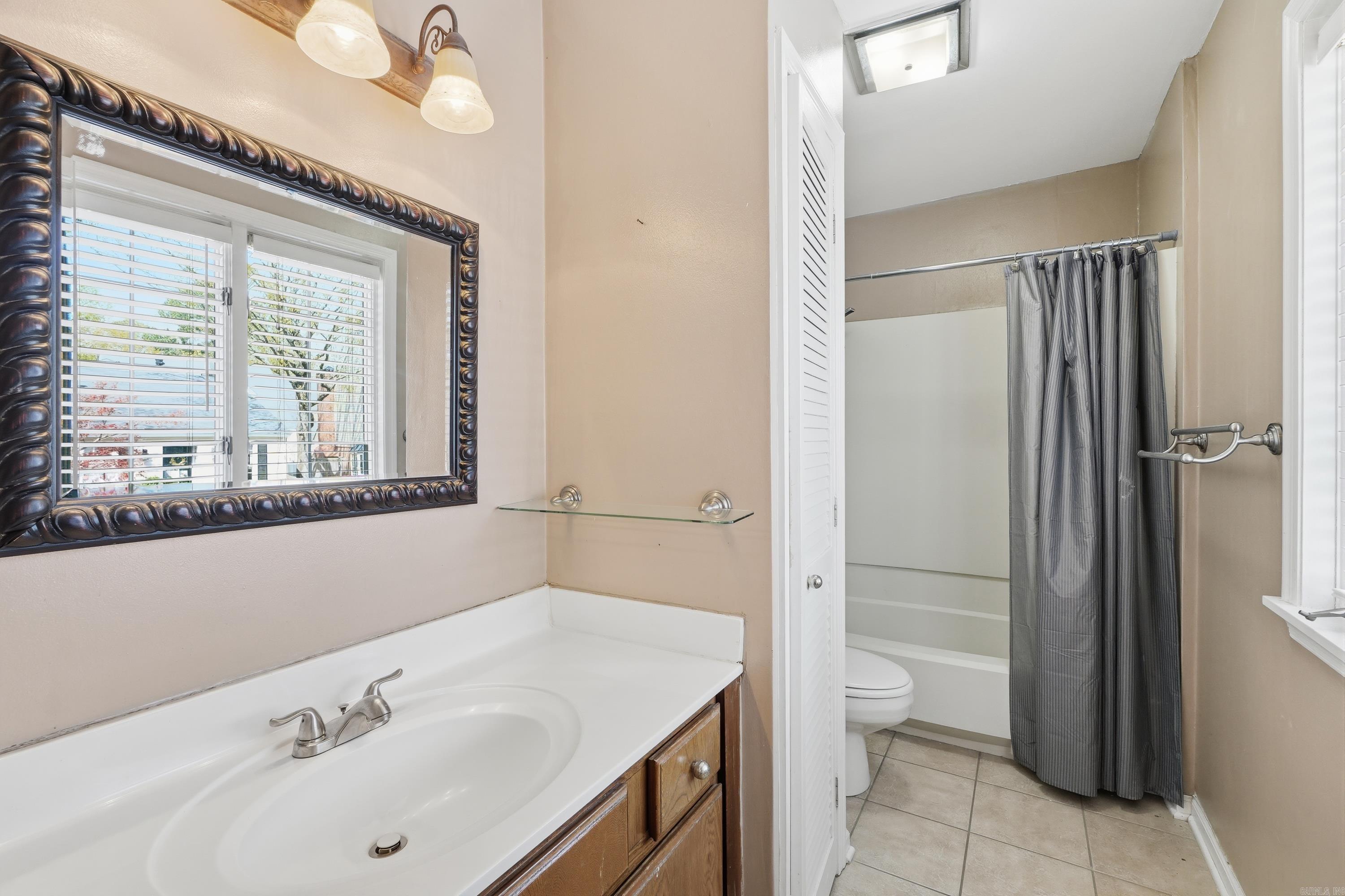 KINGSBRIDGE TWNHSE - Residential