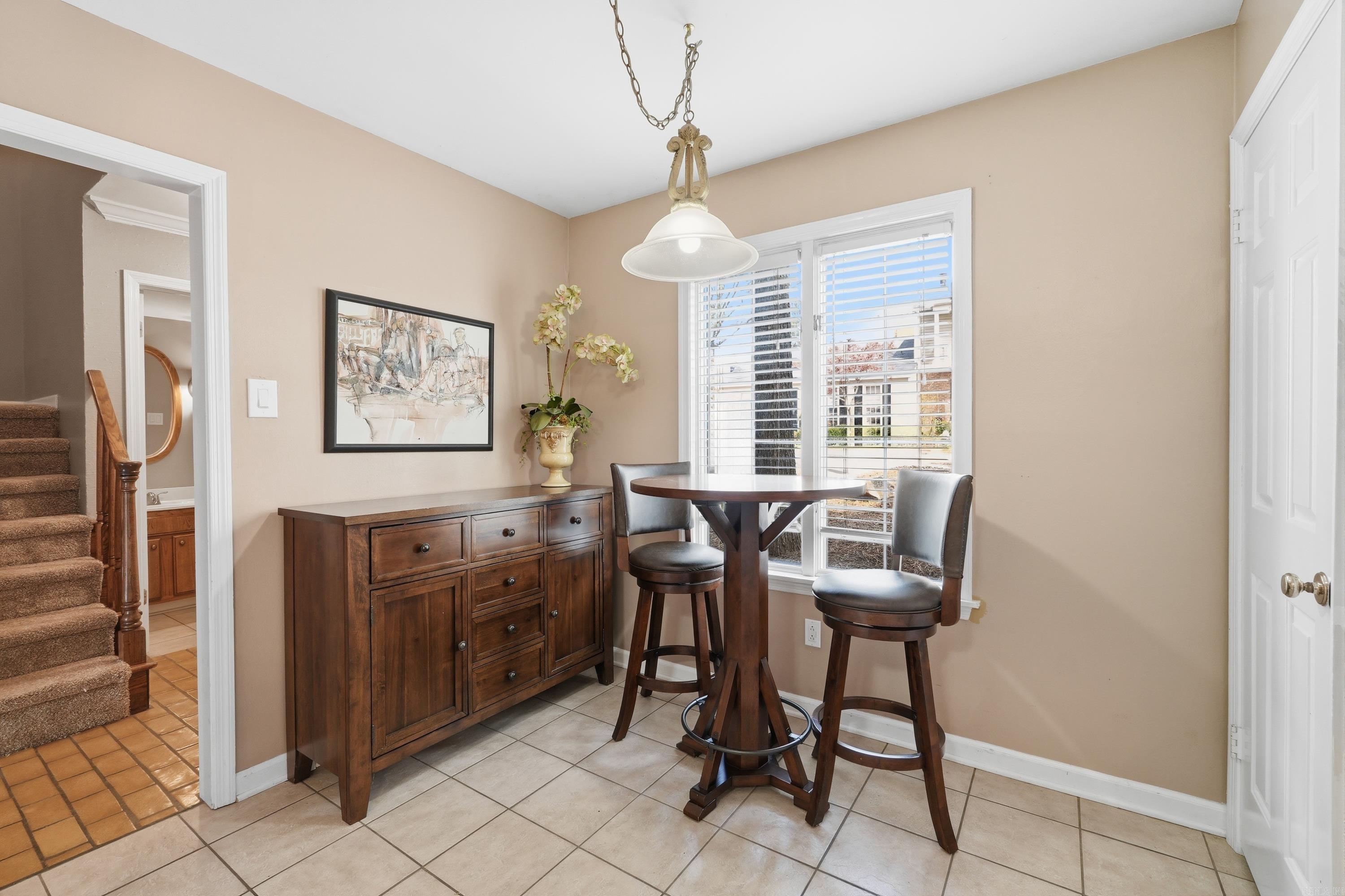 KINGSBRIDGE TWNHSE - Residential