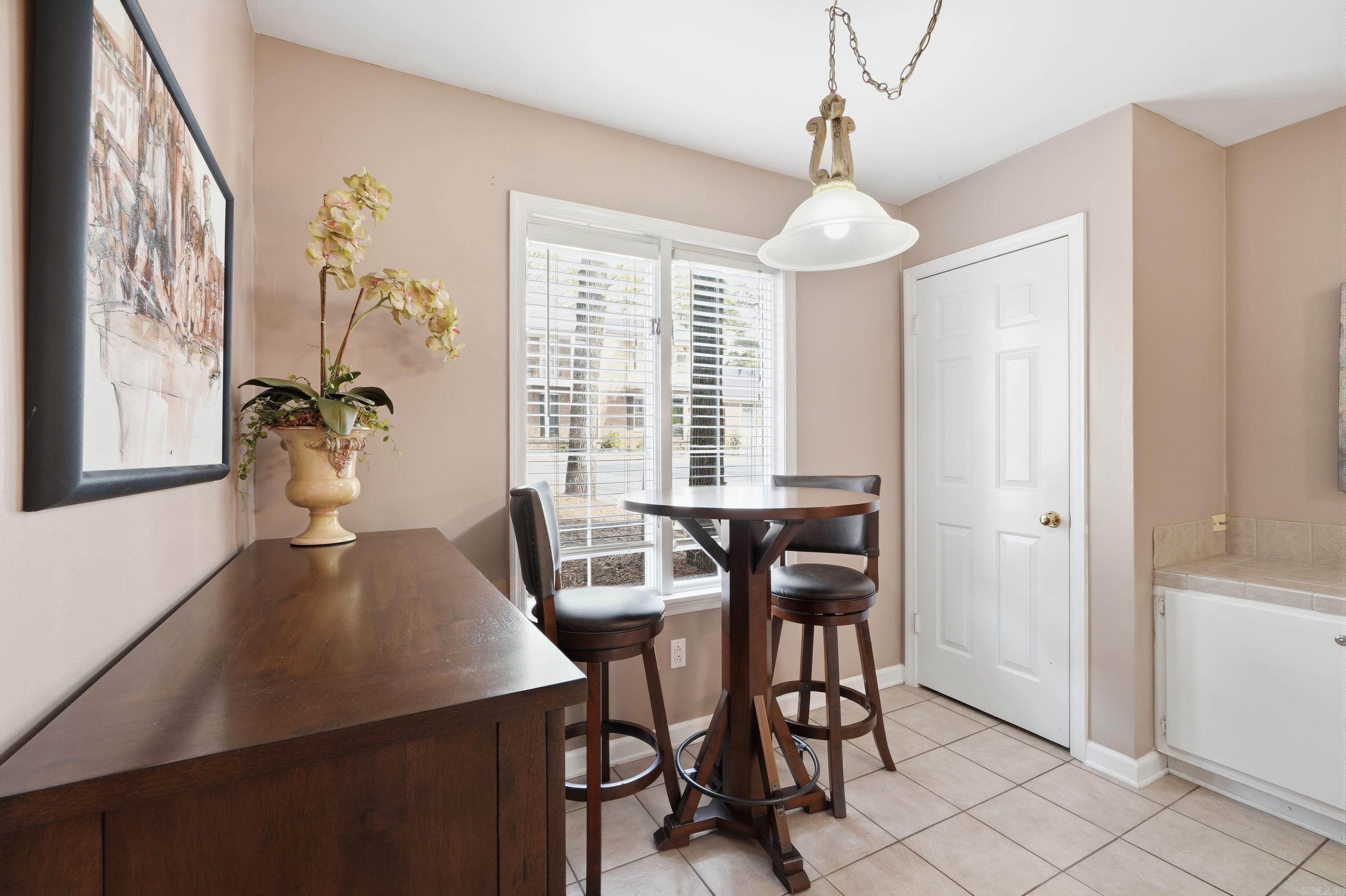 KINGSBRIDGE TWNHSE - Residential