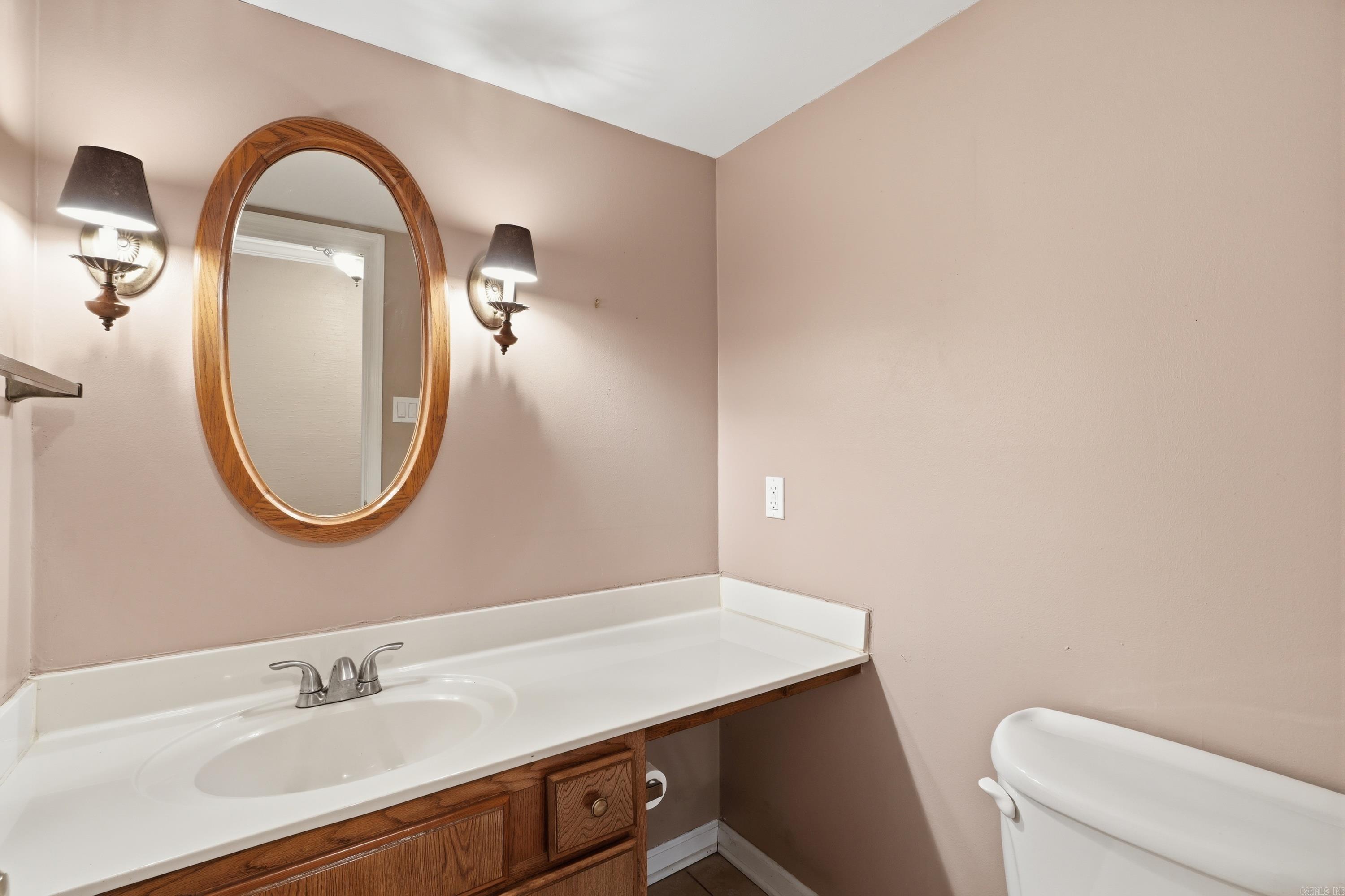 KINGSBRIDGE TWNHSE - Residential