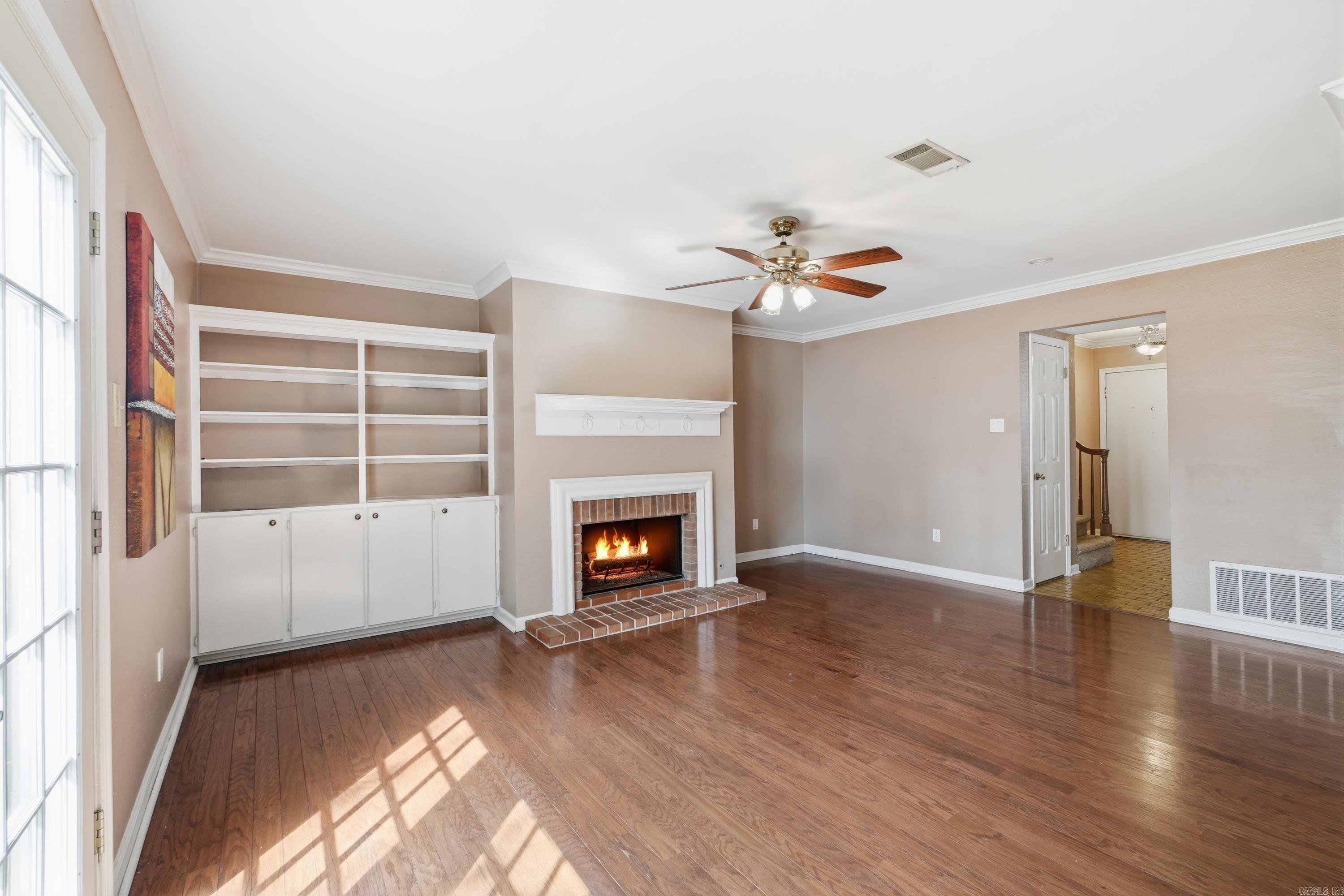 KINGSBRIDGE TWNHSE - Residential