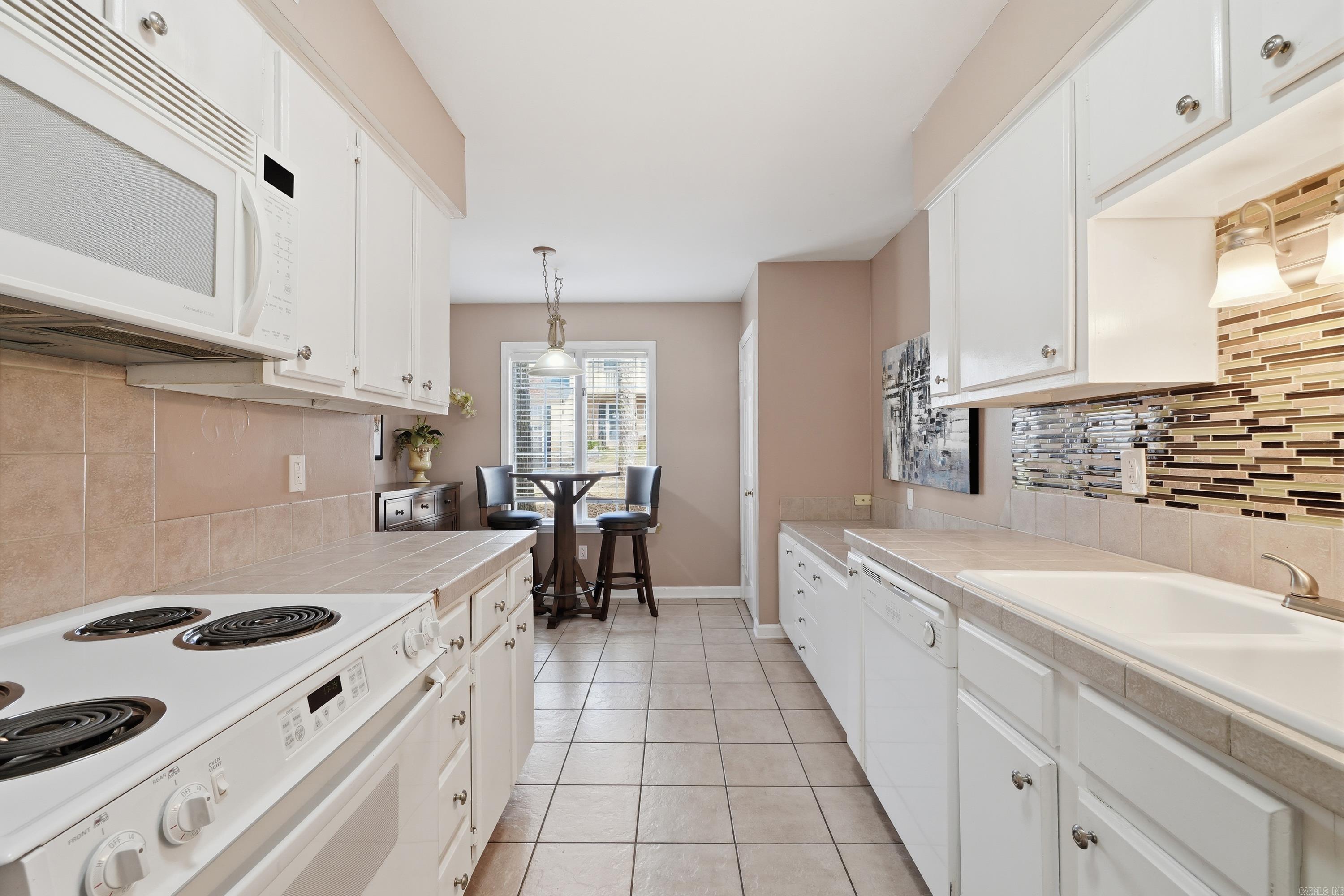 KINGSBRIDGE TWNHSE - Residential