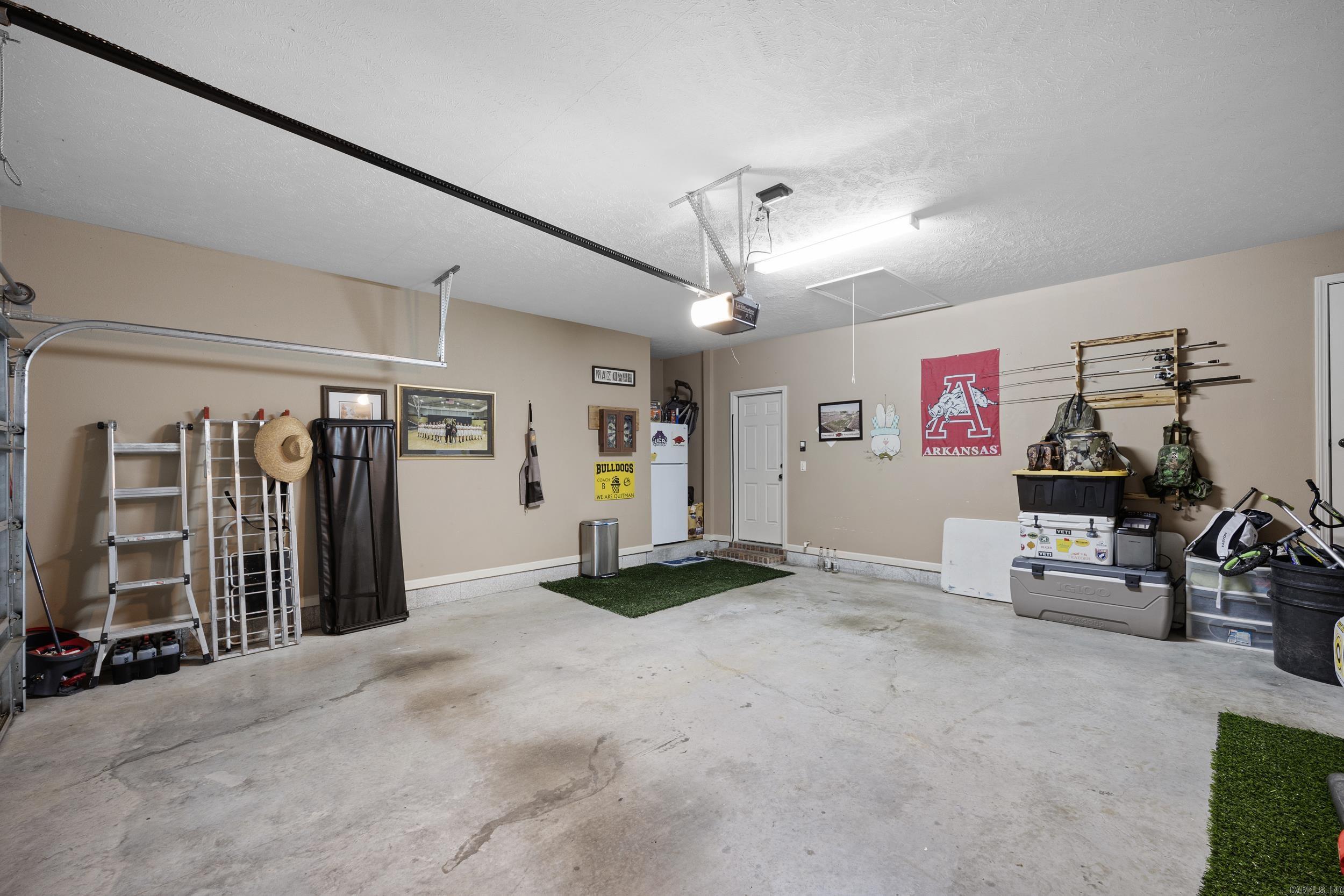 SAGEBRUSH COVE - Residential