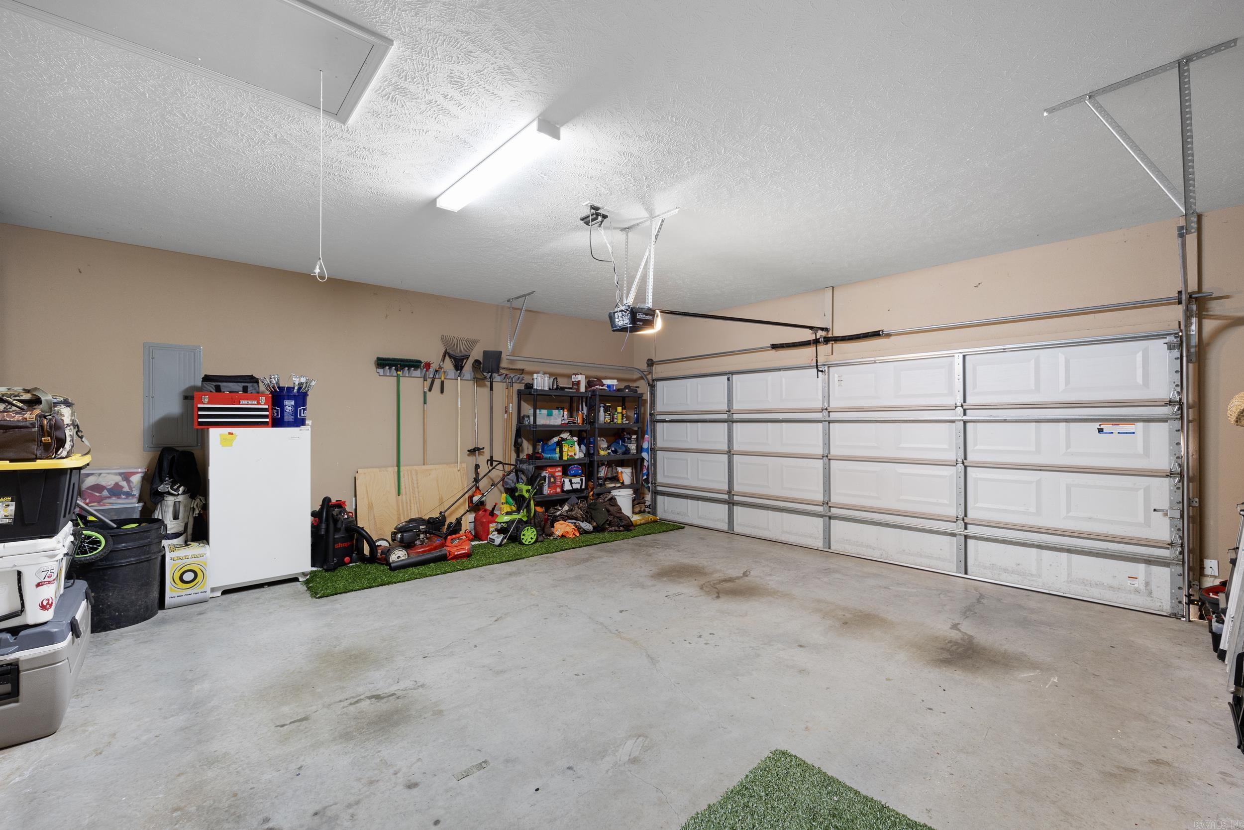 SAGEBRUSH COVE - Residential