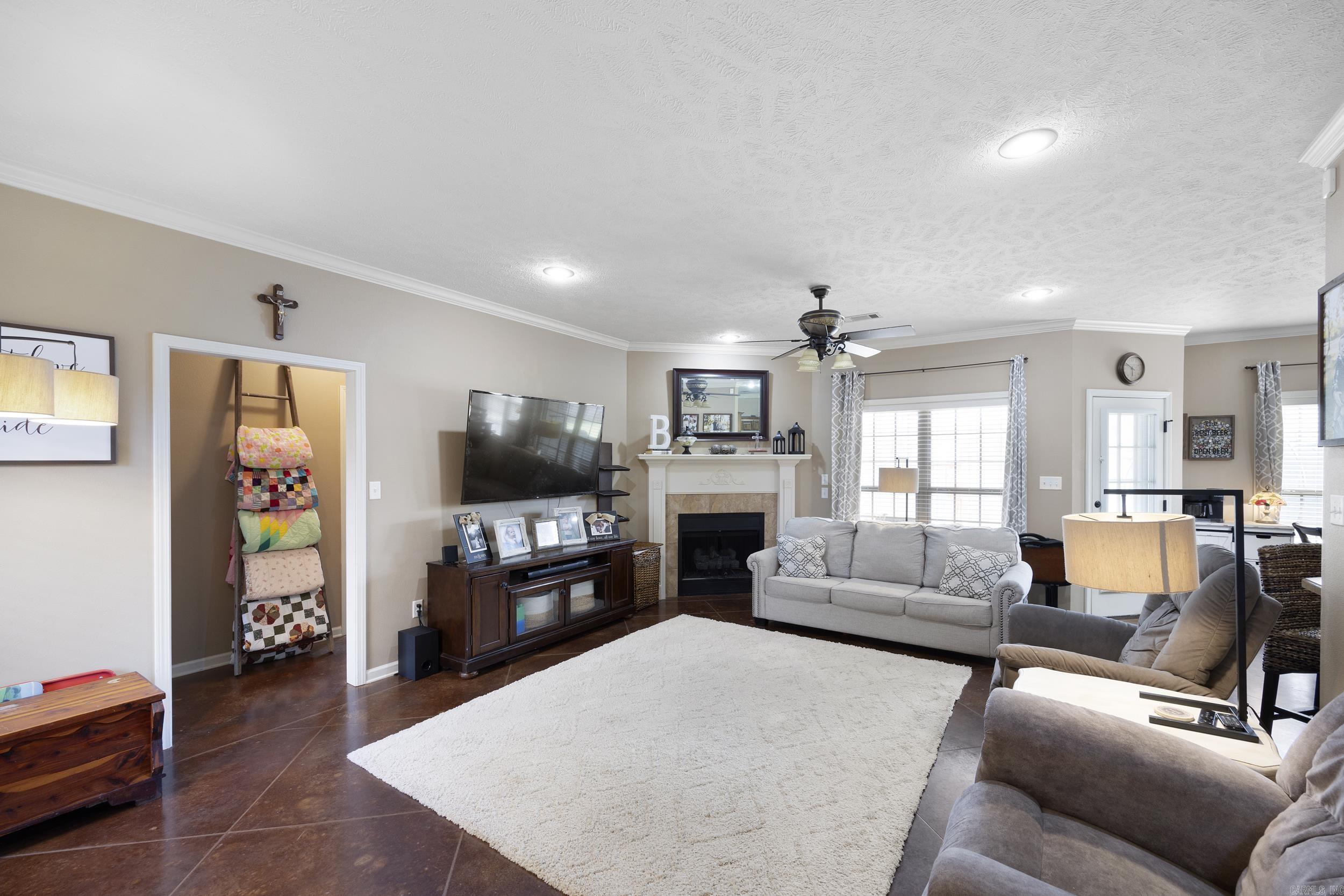 SAGEBRUSH COVE - Residential