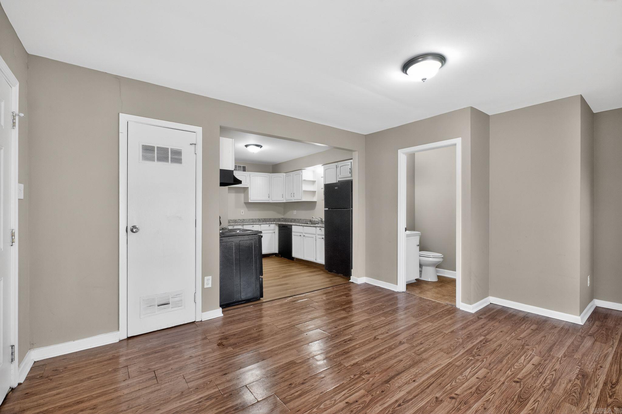 WAKEFIELD VILLAGE - Residential