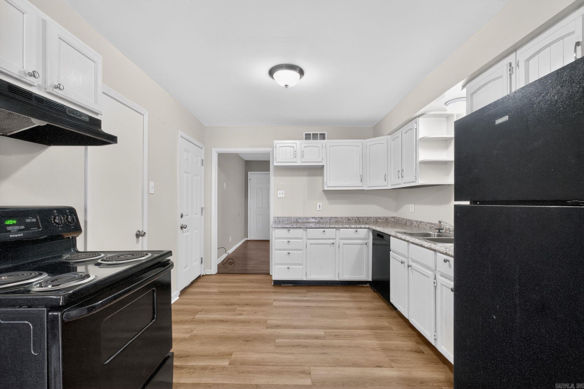 WAKEFIELD VILLAGE - Residential