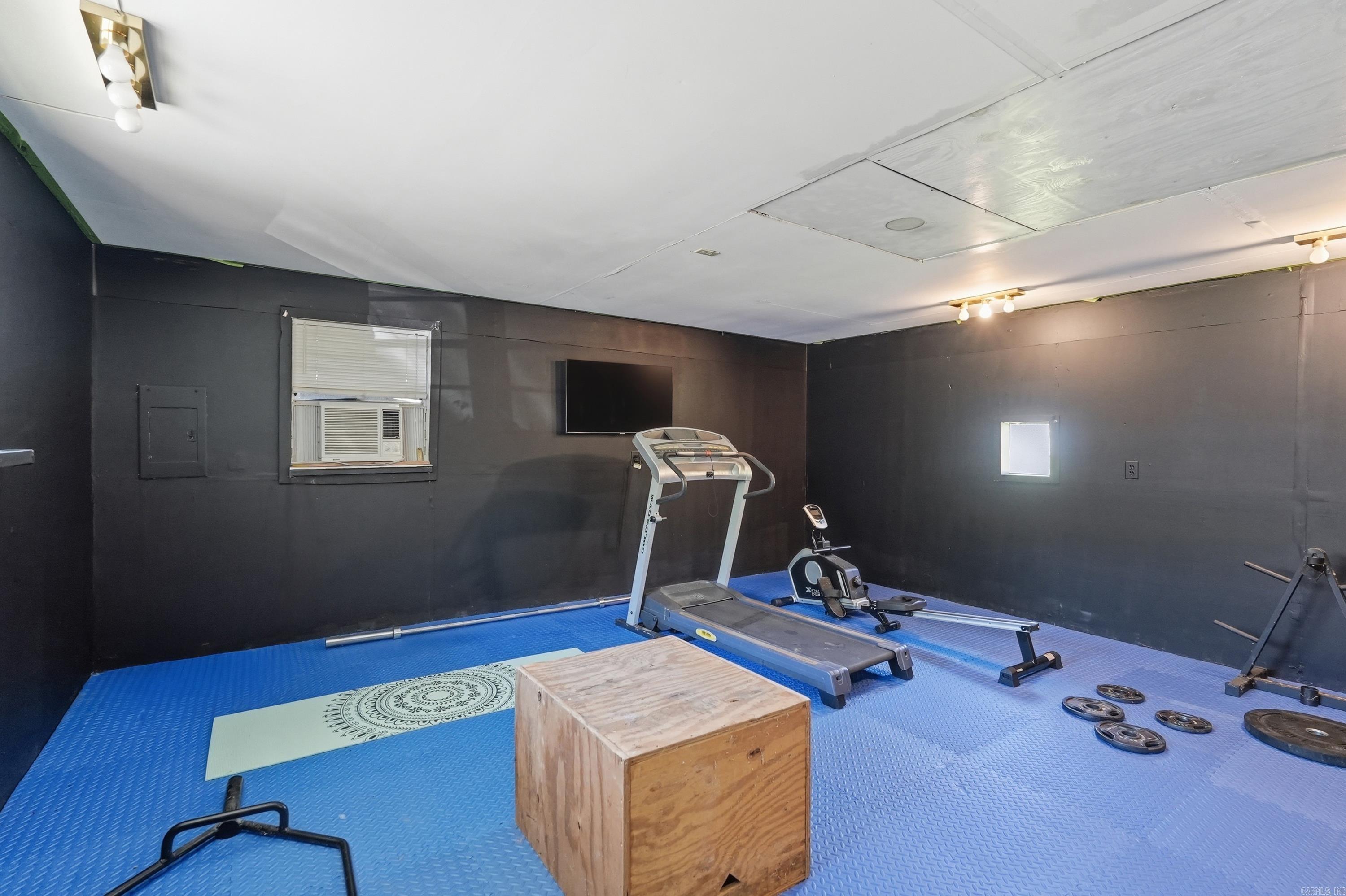 RIVER OAKS ESTATES - Residential