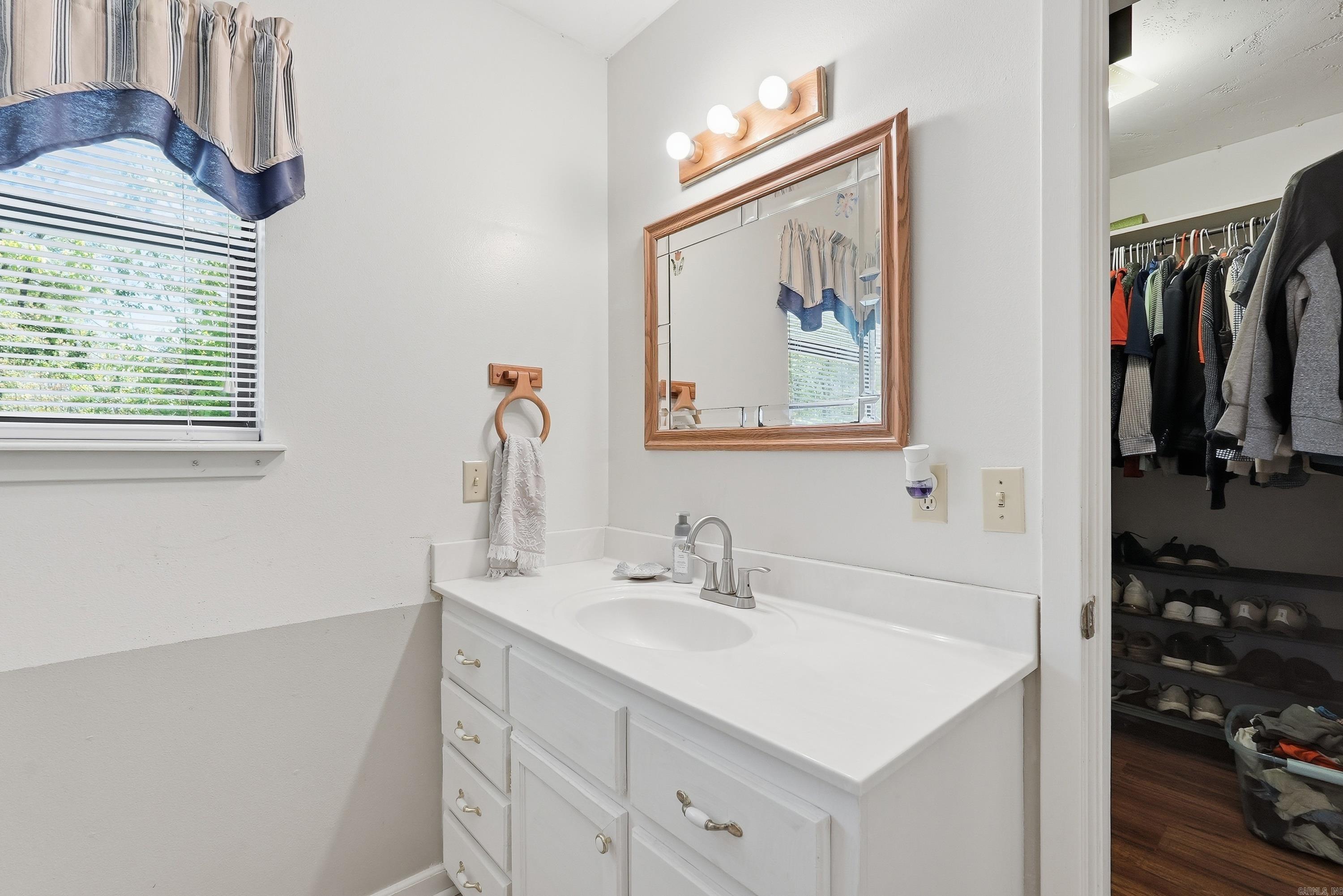 RIVER OAKS ESTATES - Residential