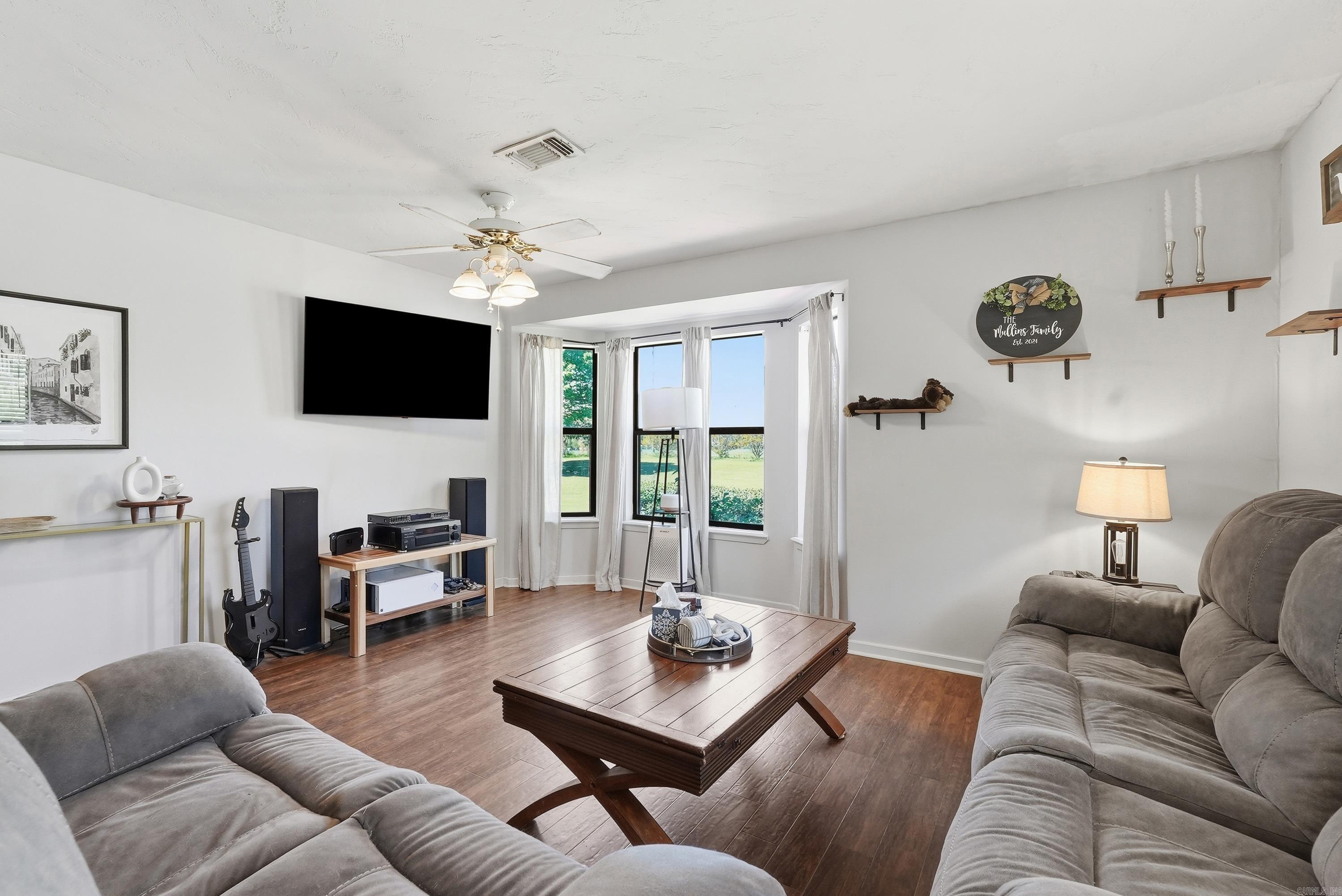 RIVER OAKS ESTATES - Residential