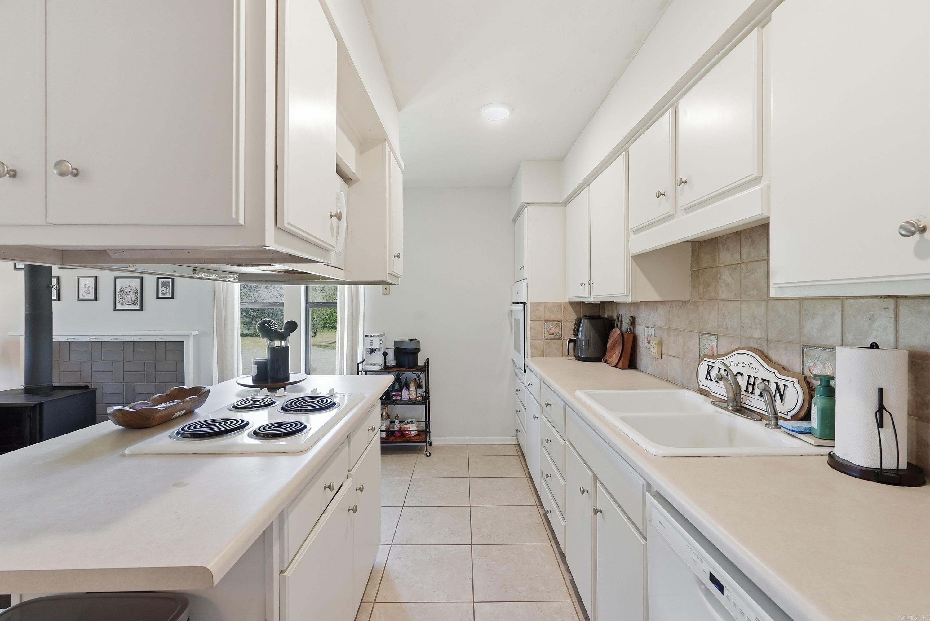 RIVER OAKS ESTATES - Residential