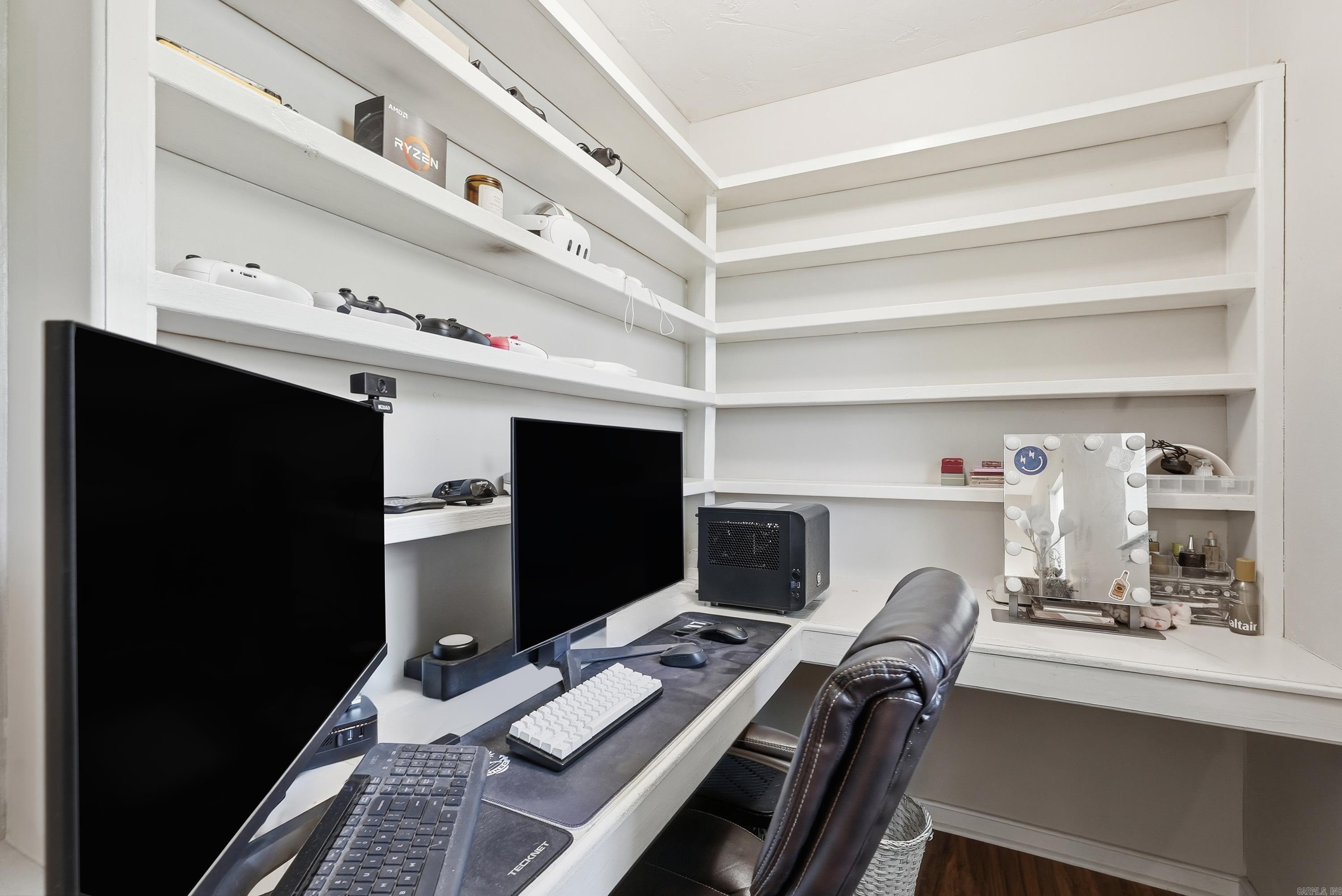 RIVER OAKS ESTATES - Residential