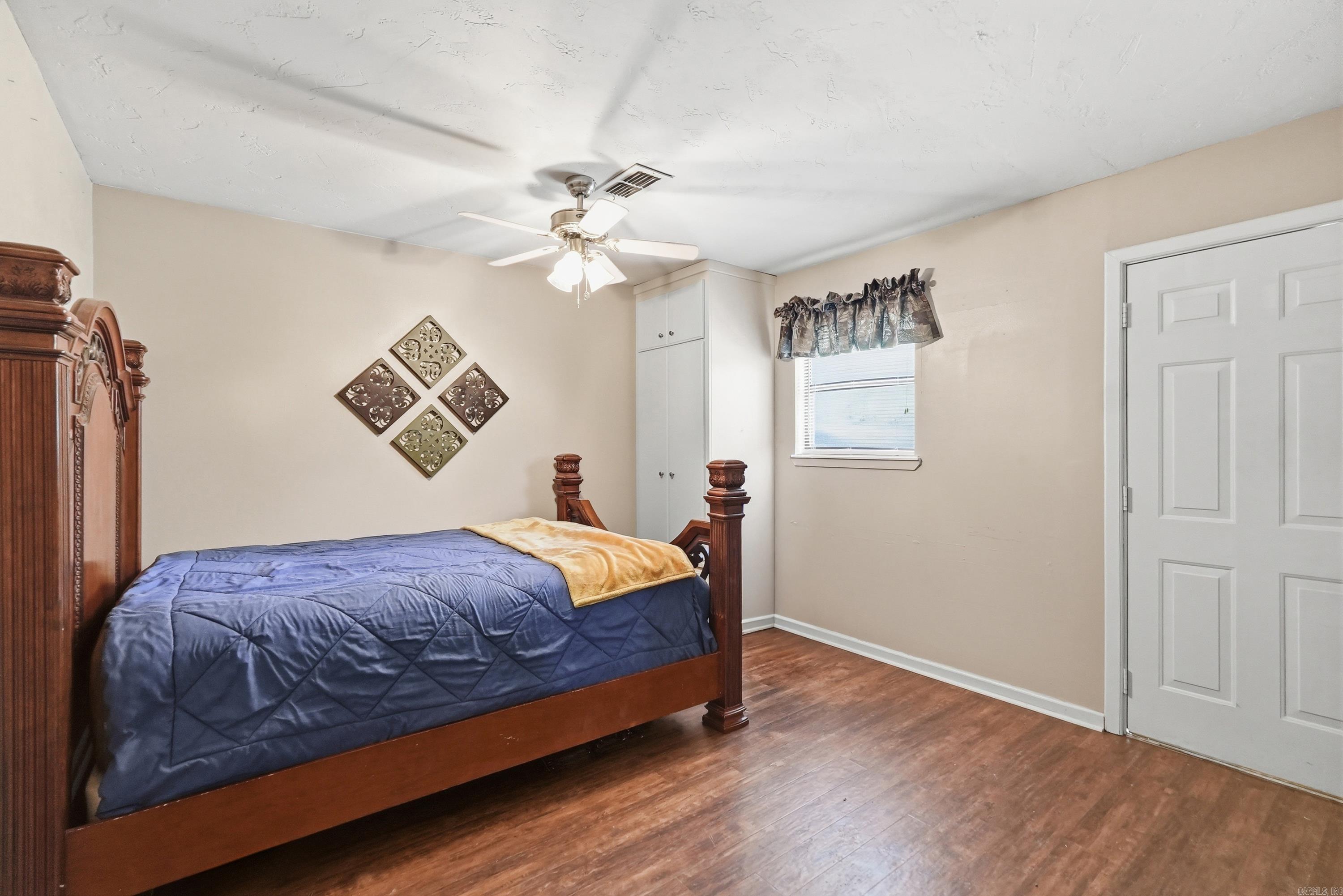 RIVER OAKS ESTATES - Residential