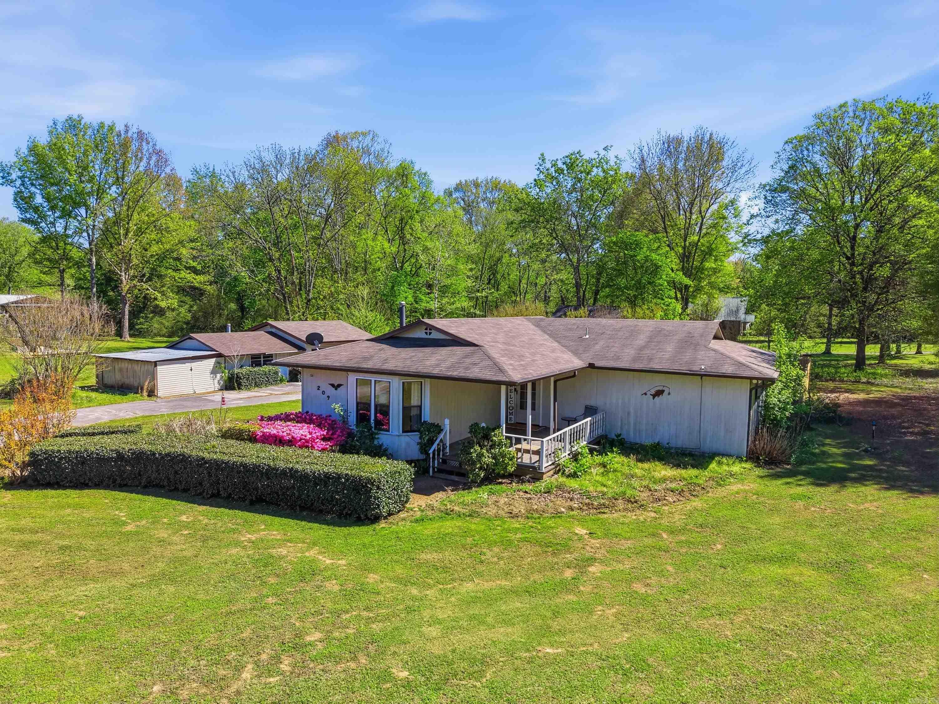 RIVER OAKS ESTATES - Residential