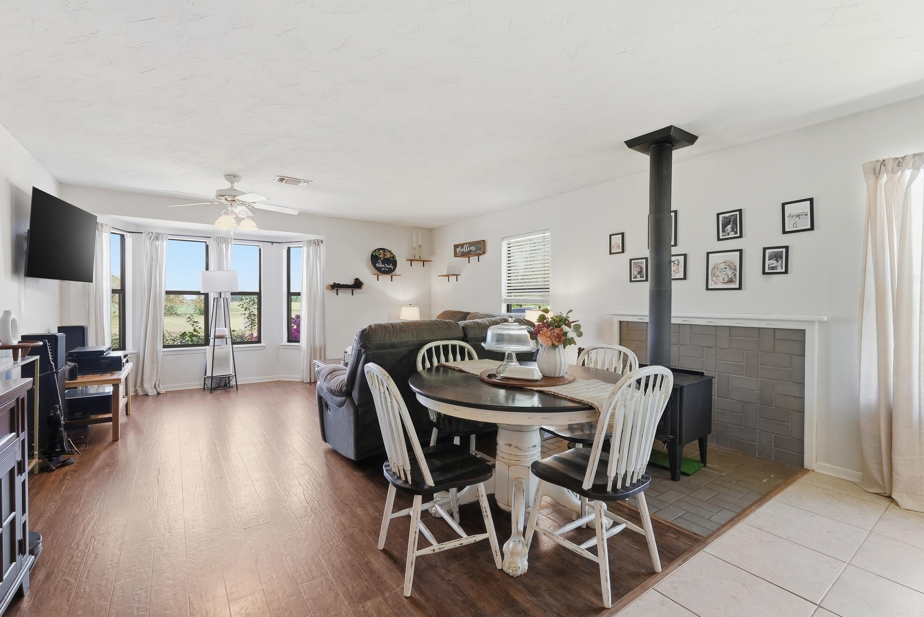 RIVER OAKS ESTATES - Residential