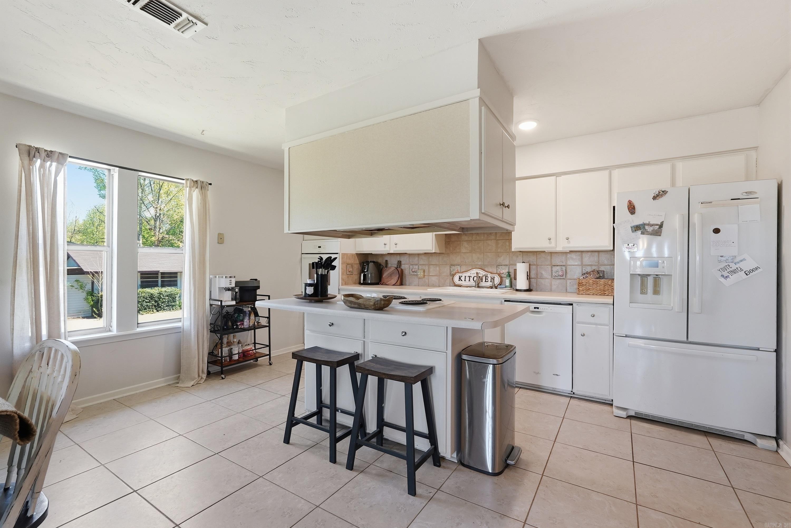 RIVER OAKS ESTATES - Residential