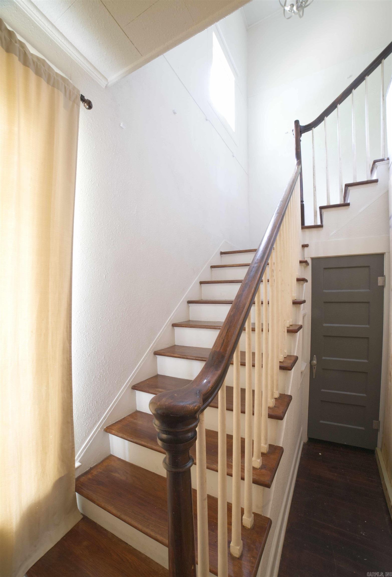 EAST BROADWAY - Residential