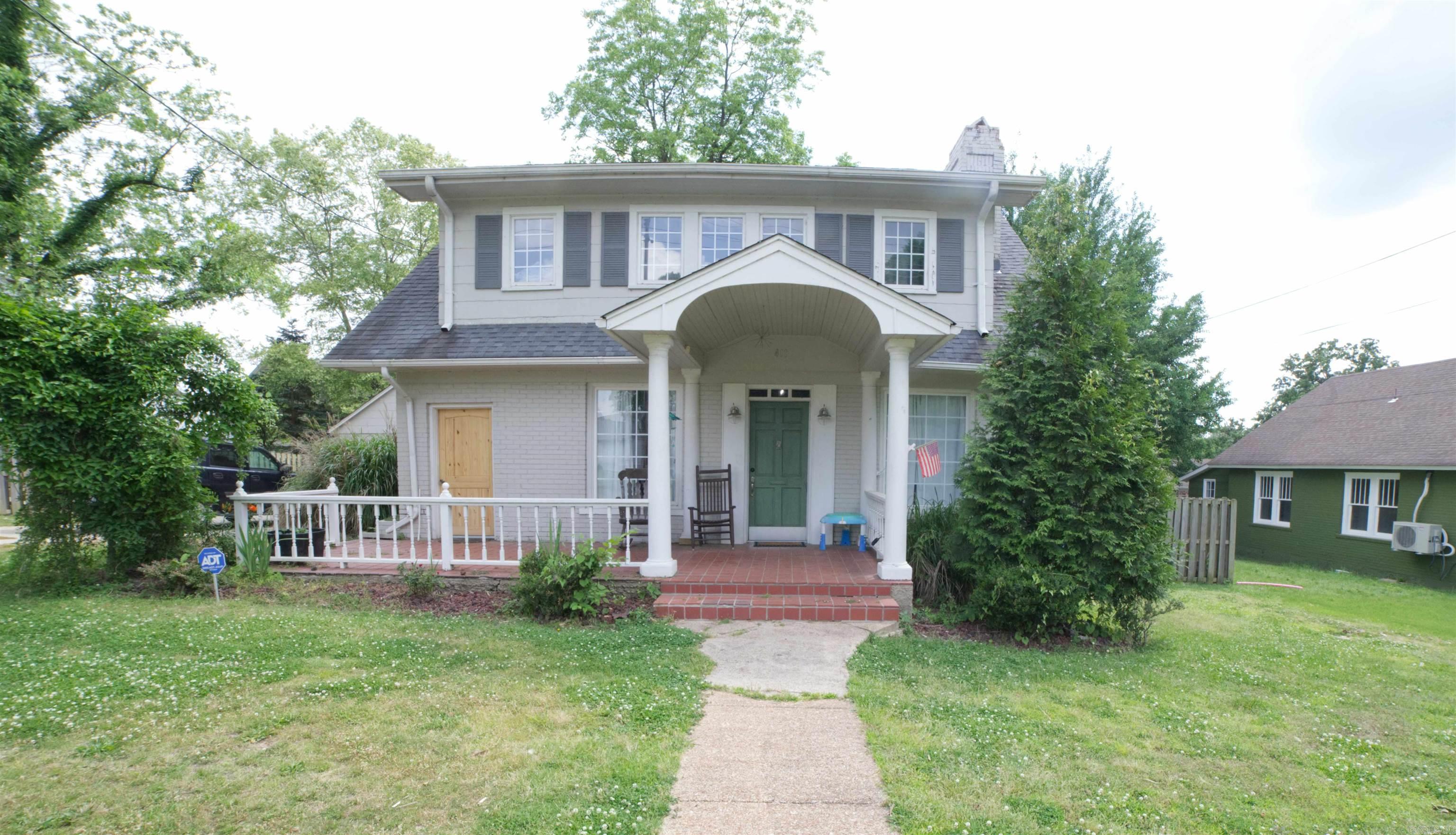 EAST BROADWAY - Residential