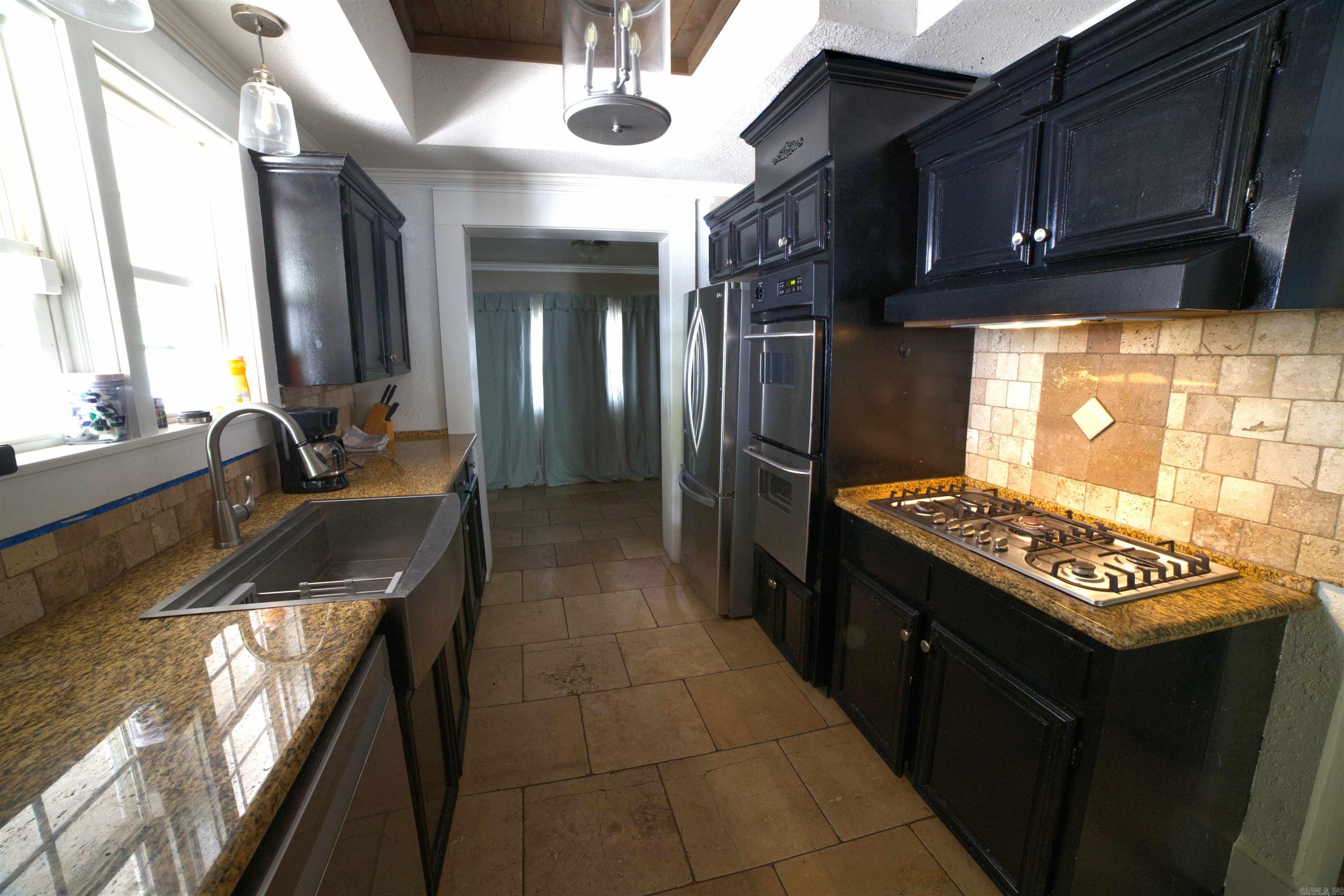 EAST BROADWAY - Residential