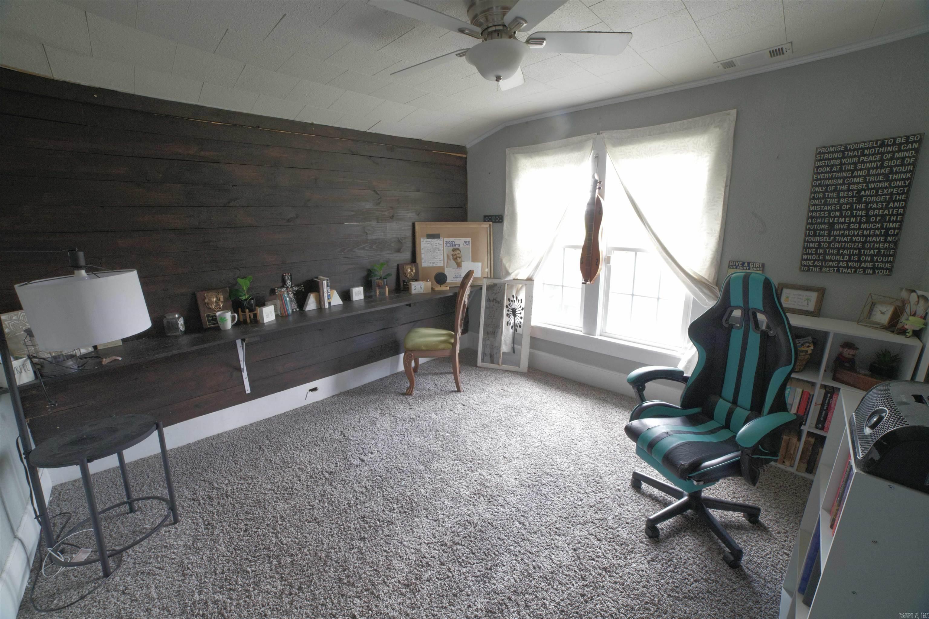EAST BROADWAY - Residential