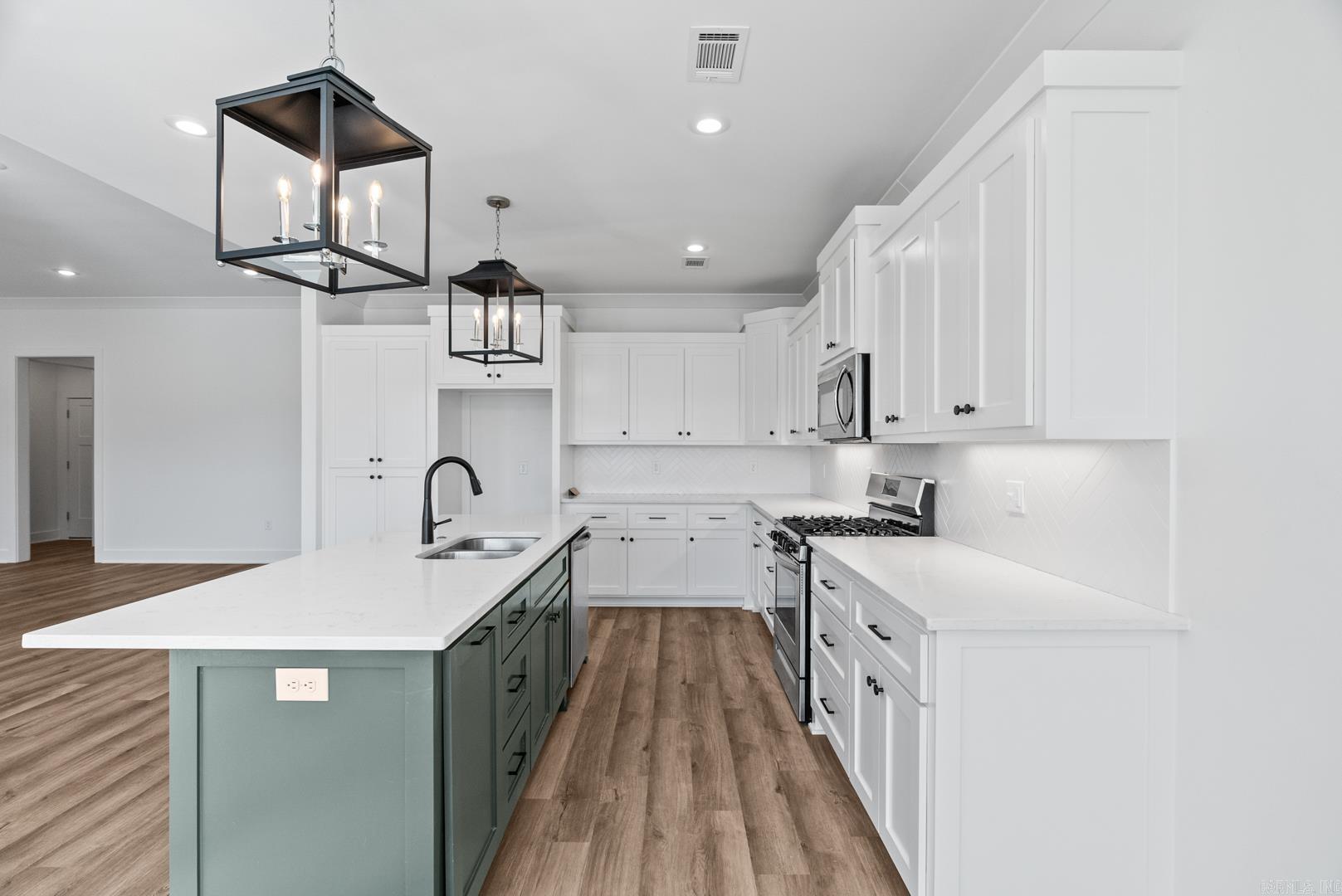 IVY PLACE - Residential