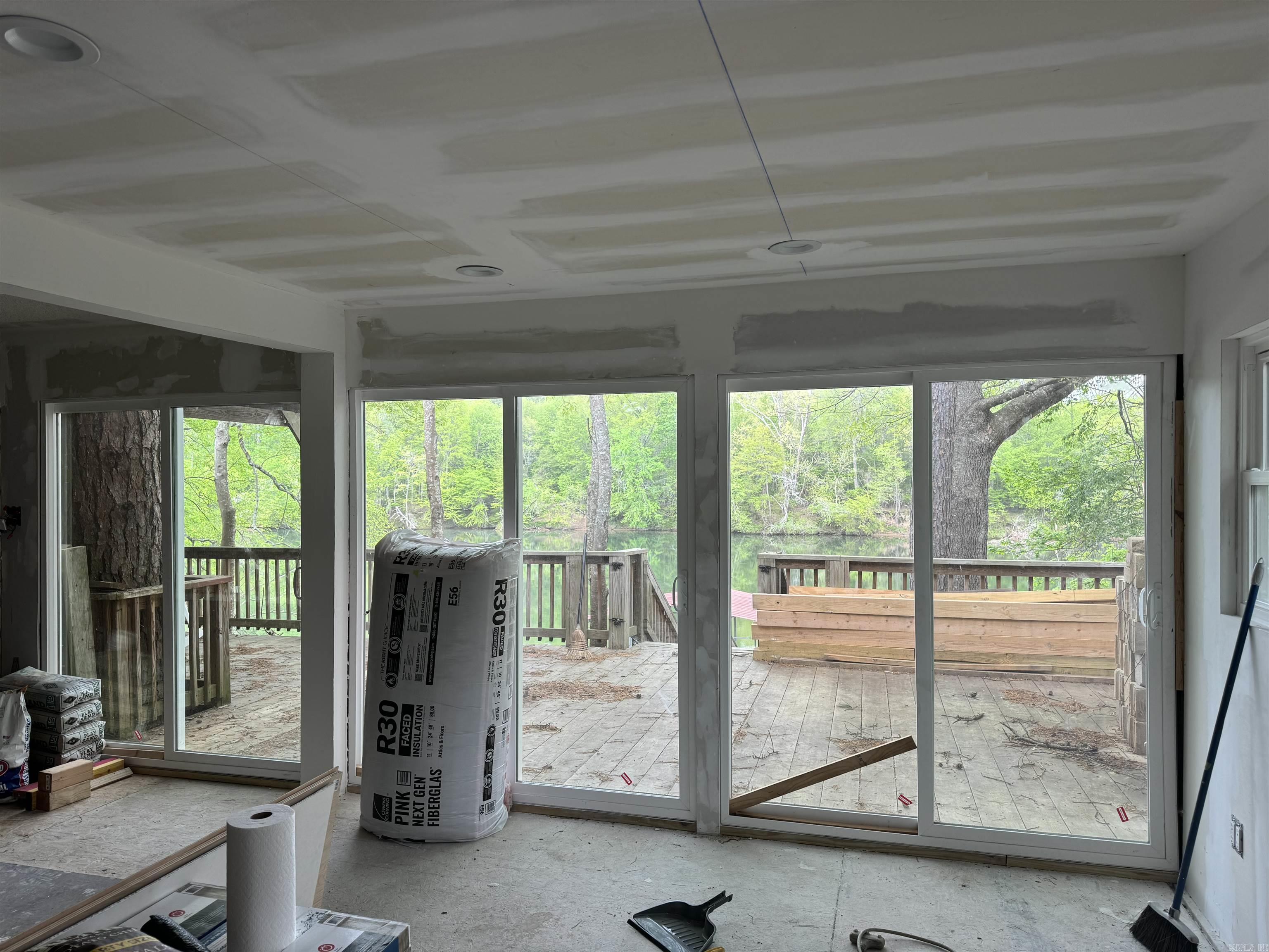 CHEROKEE BEACH LAKE ESTATES - Residential