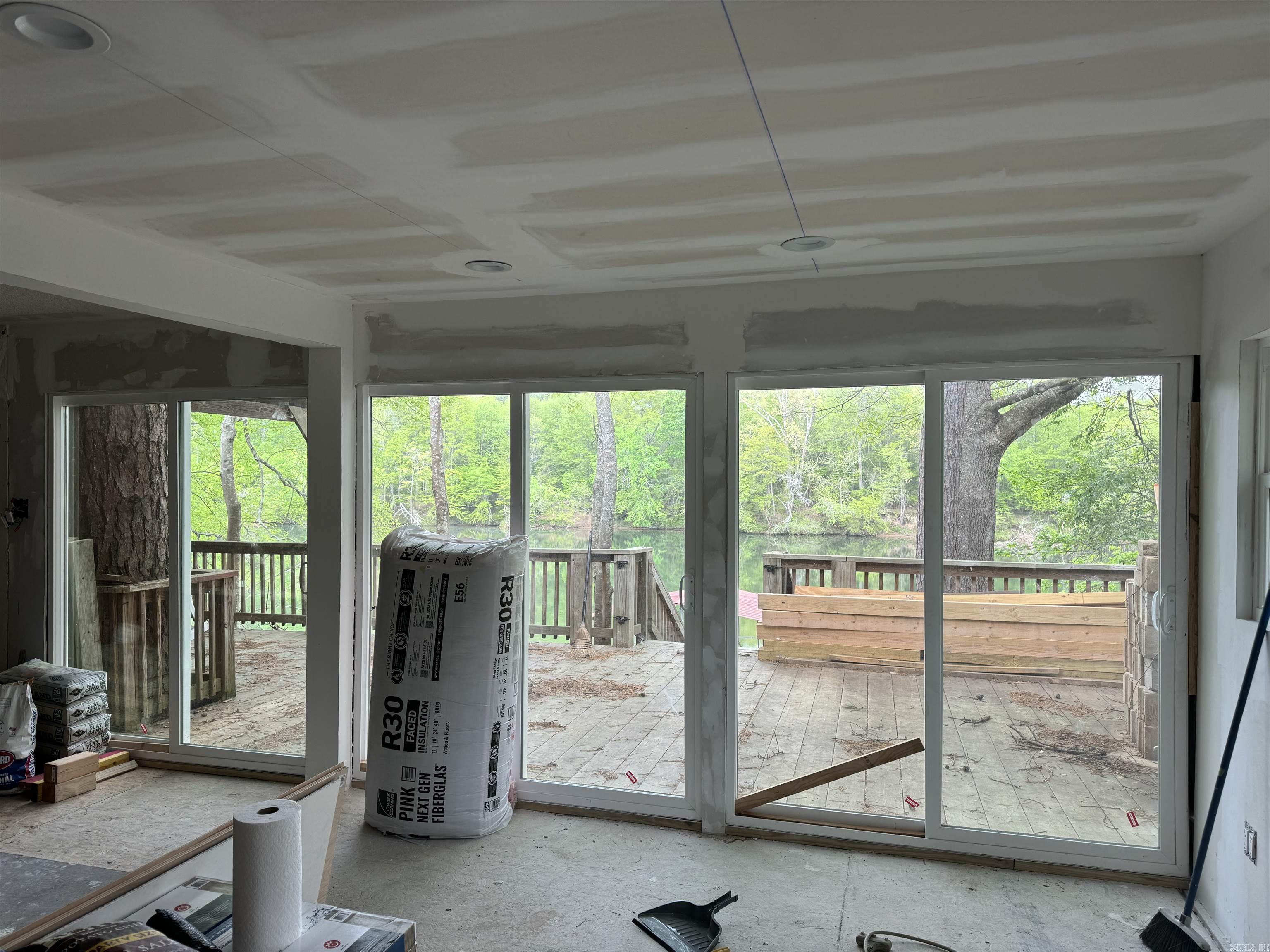 CHEROKEE BEACH LAKE ESTATES - Residential