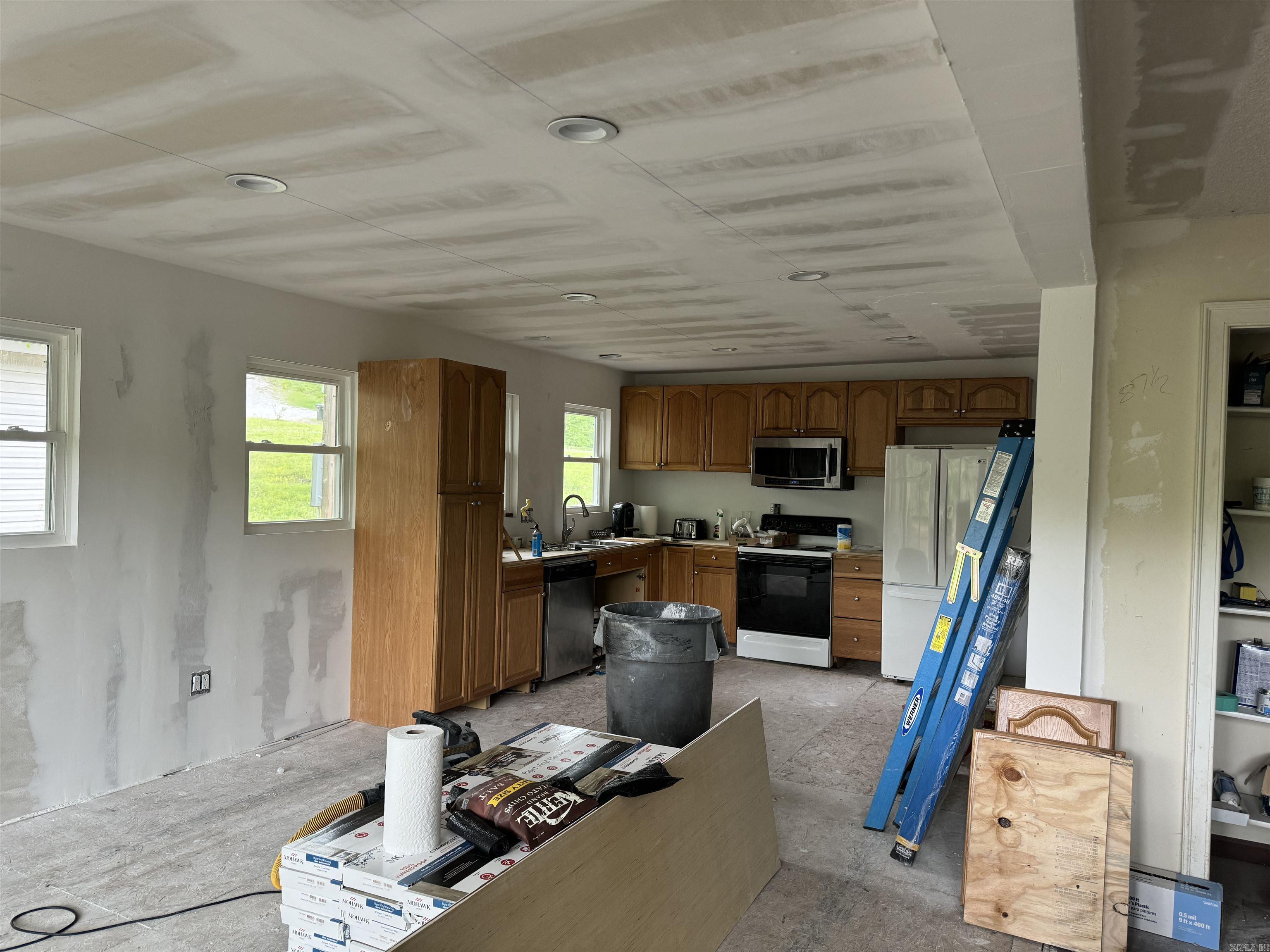 CHEROKEE BEACH LAKE ESTATES - Residential