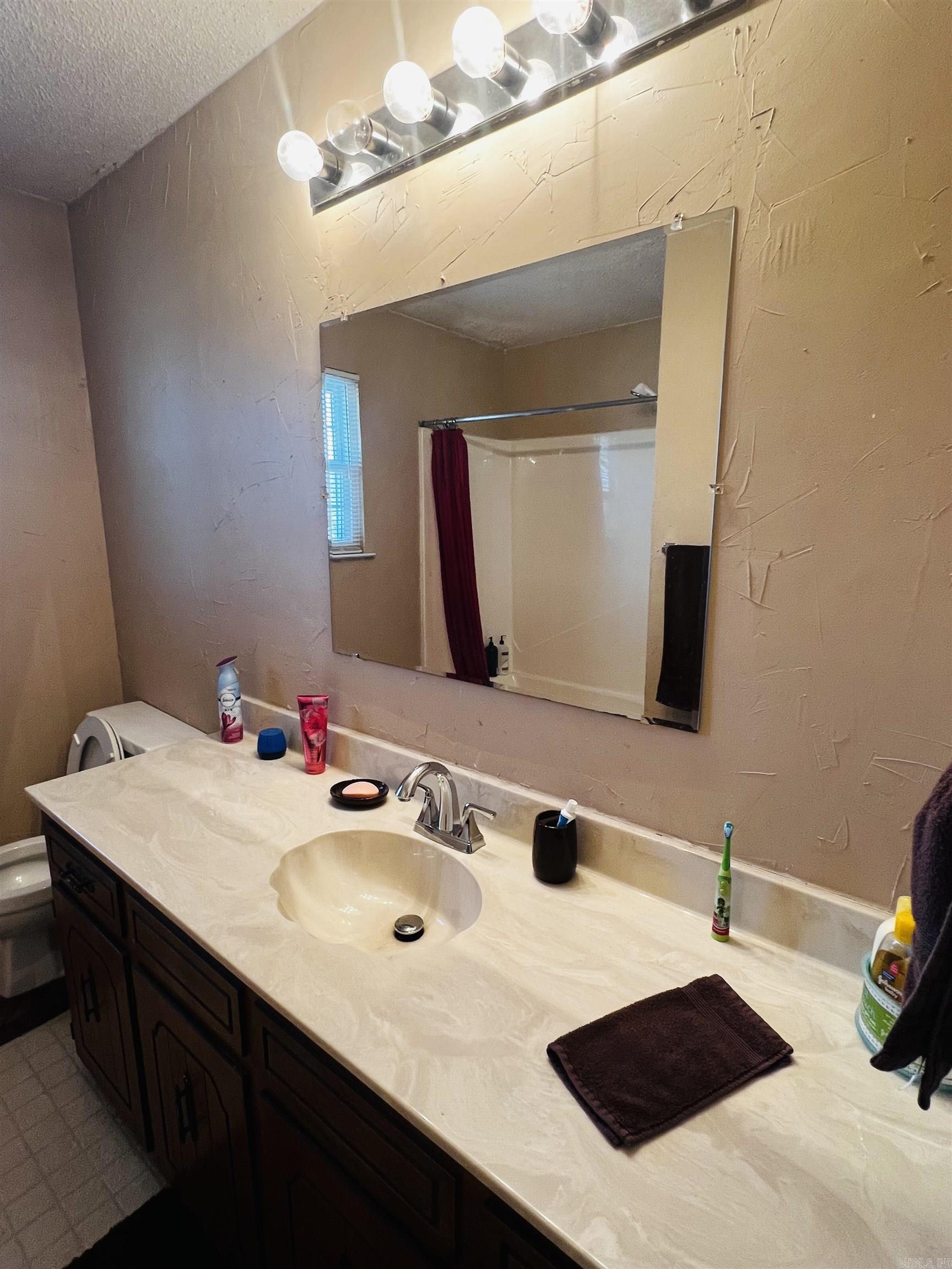 STONEWALL - Residential