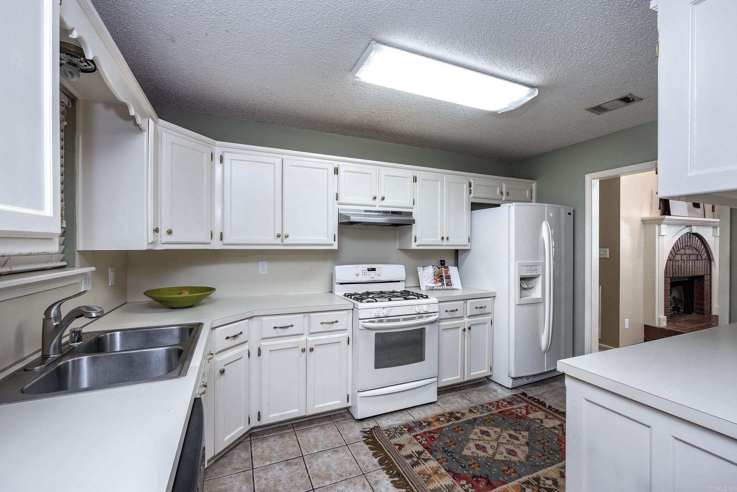 CHERRY CREEK ADDN - Residential