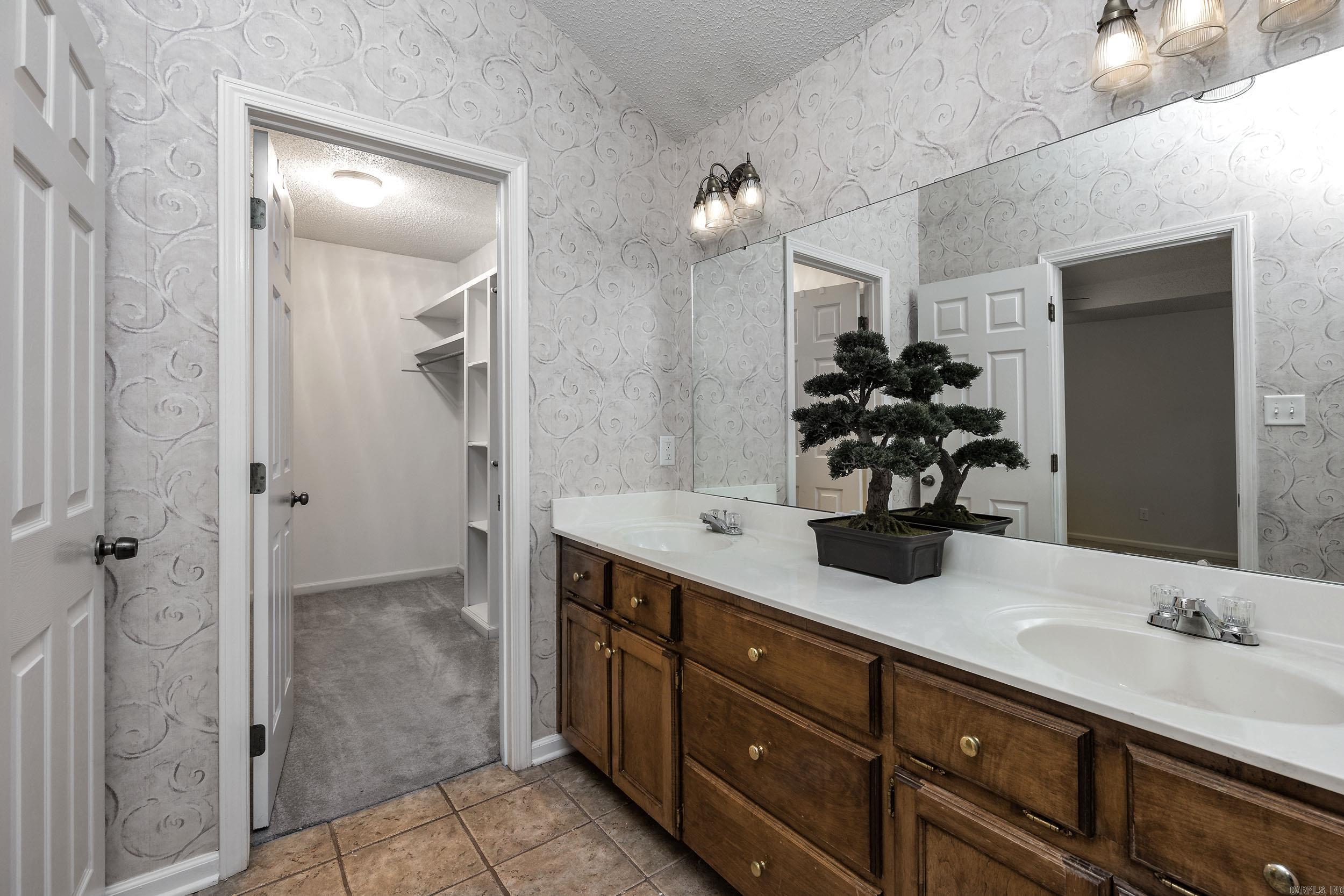 CHERRY CREEK ADDN - Residential