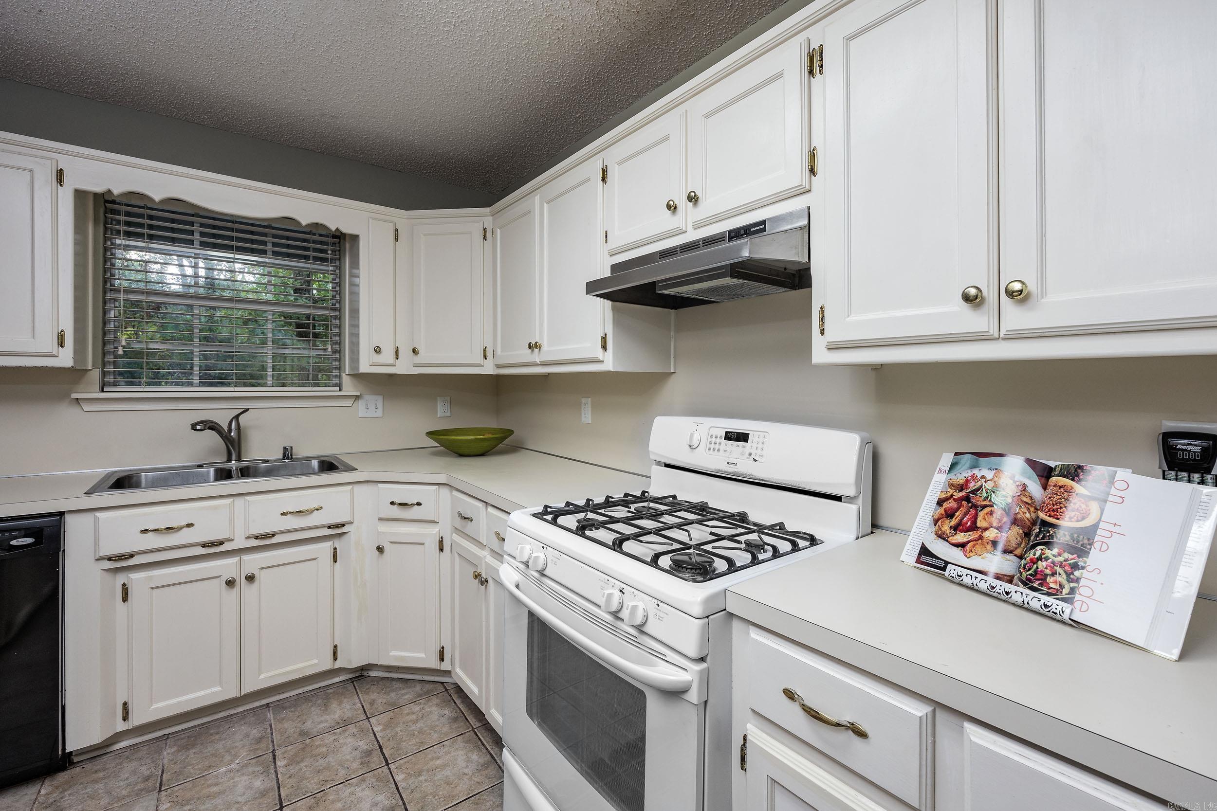 CHERRY CREEK ADDN - Residential